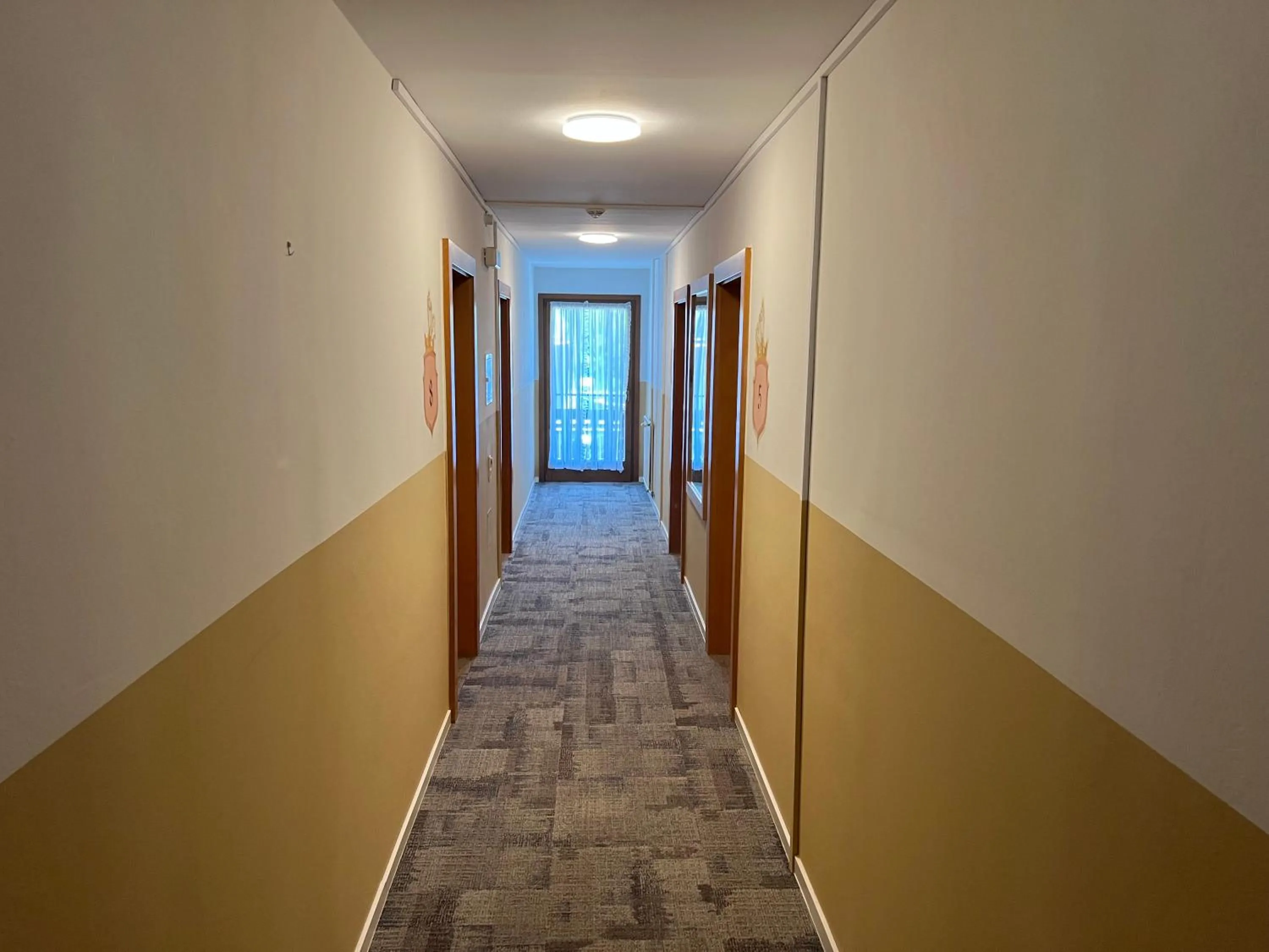 Property building in Weisses Rössl am See