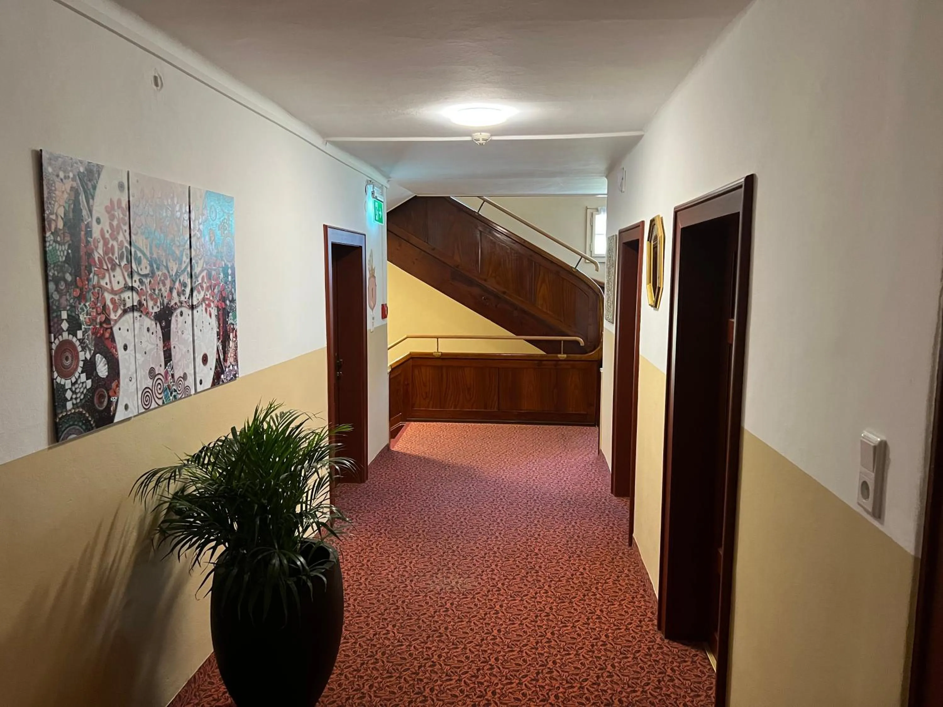 Property building in Weisses Rössl am See