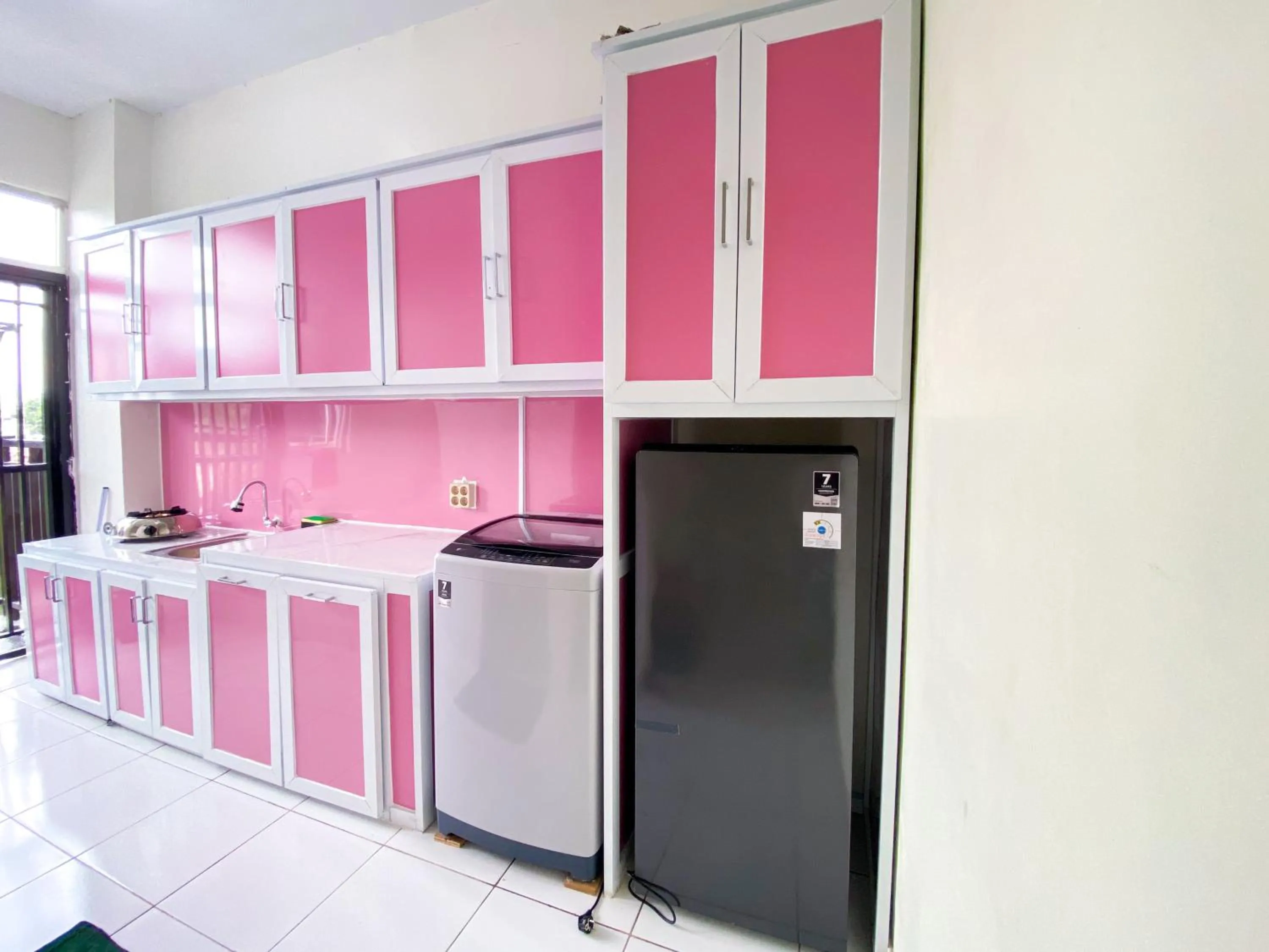 Behomy Cibinong Suite