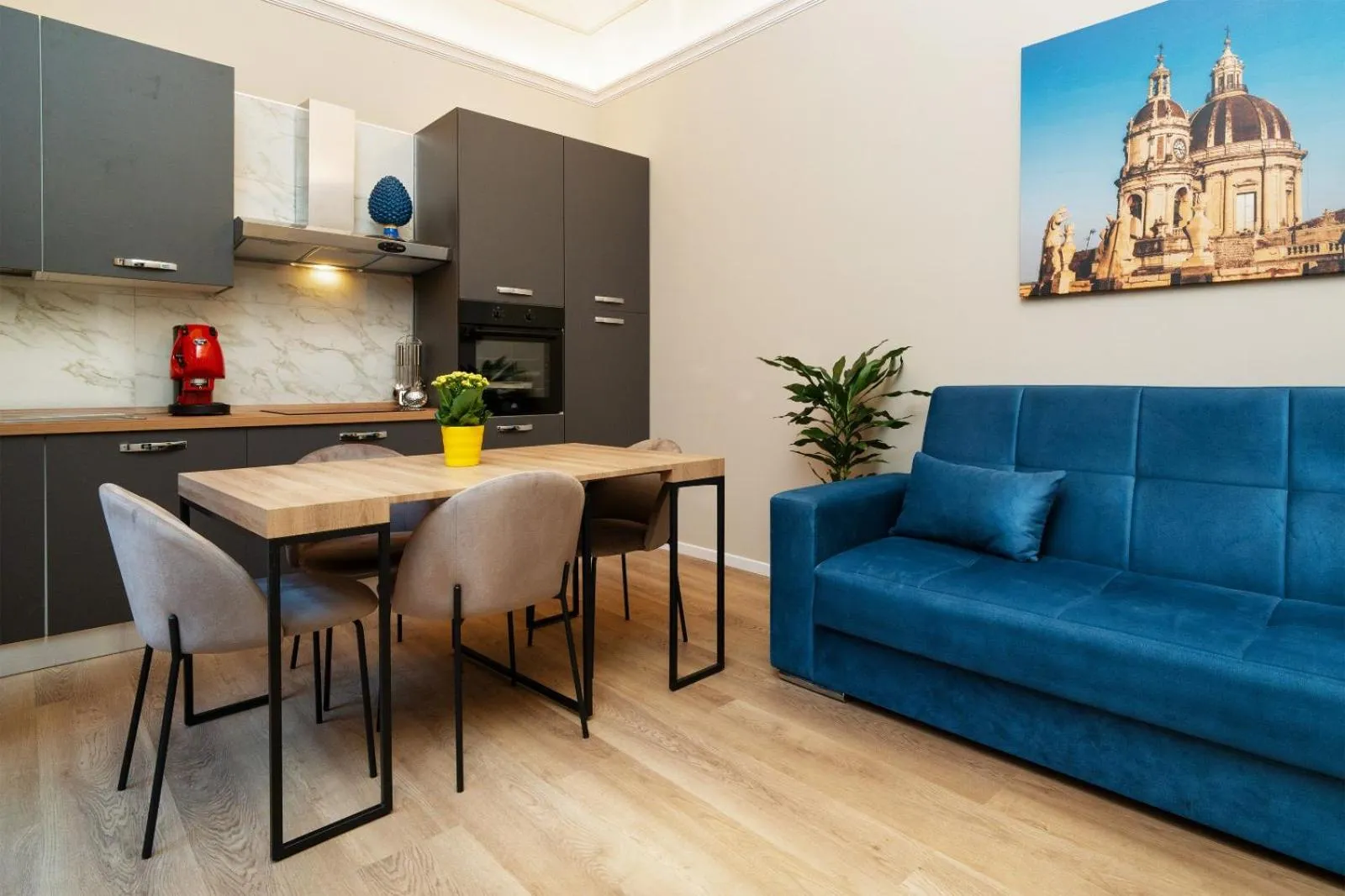 Kitchen or kitchenette in Archimedes suites