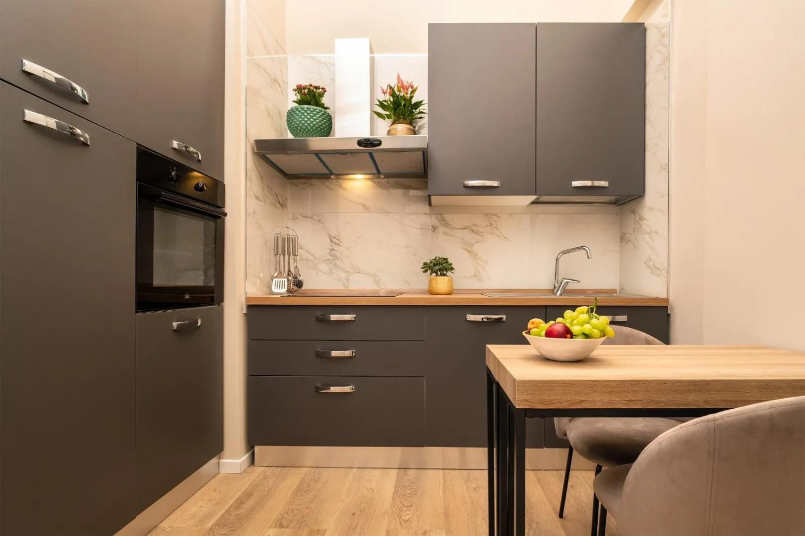 Kitchen or kitchenette in Archimedes suites