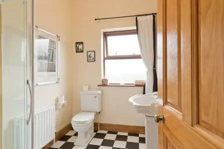 Bathroom in Ash House Bed and Breakfast