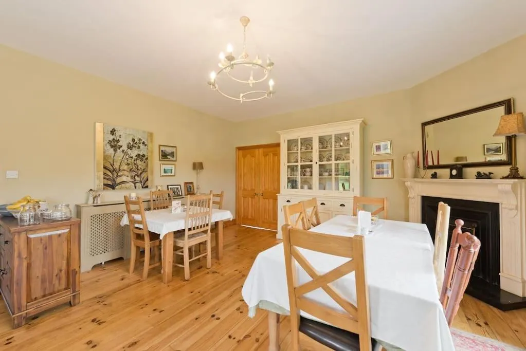 Restaurant/places to eat in Ash House Bed and Breakfast