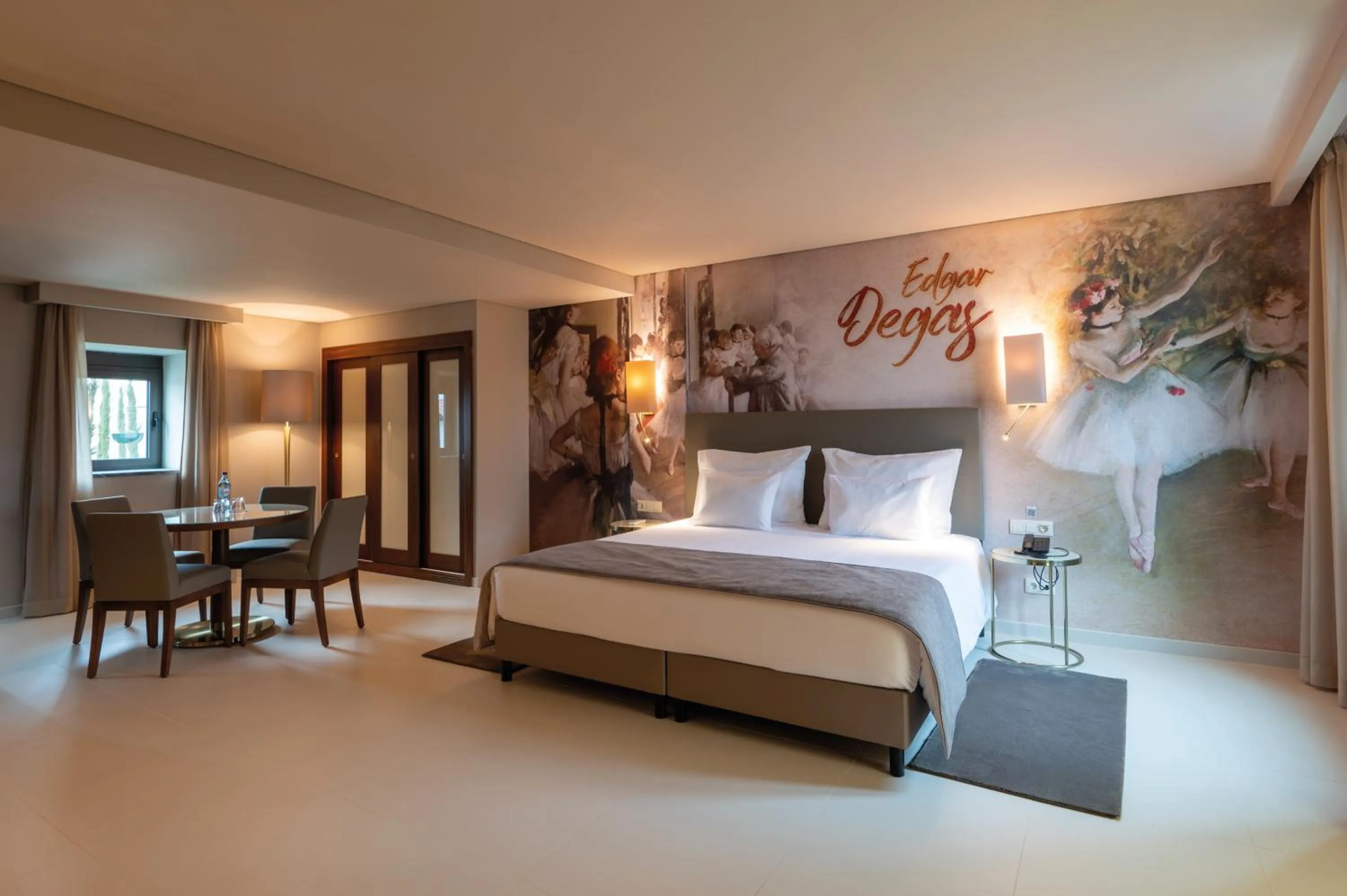 Photo of the whole room, Bed in Vila Galé Casas d'Elvas - Historic Hotel