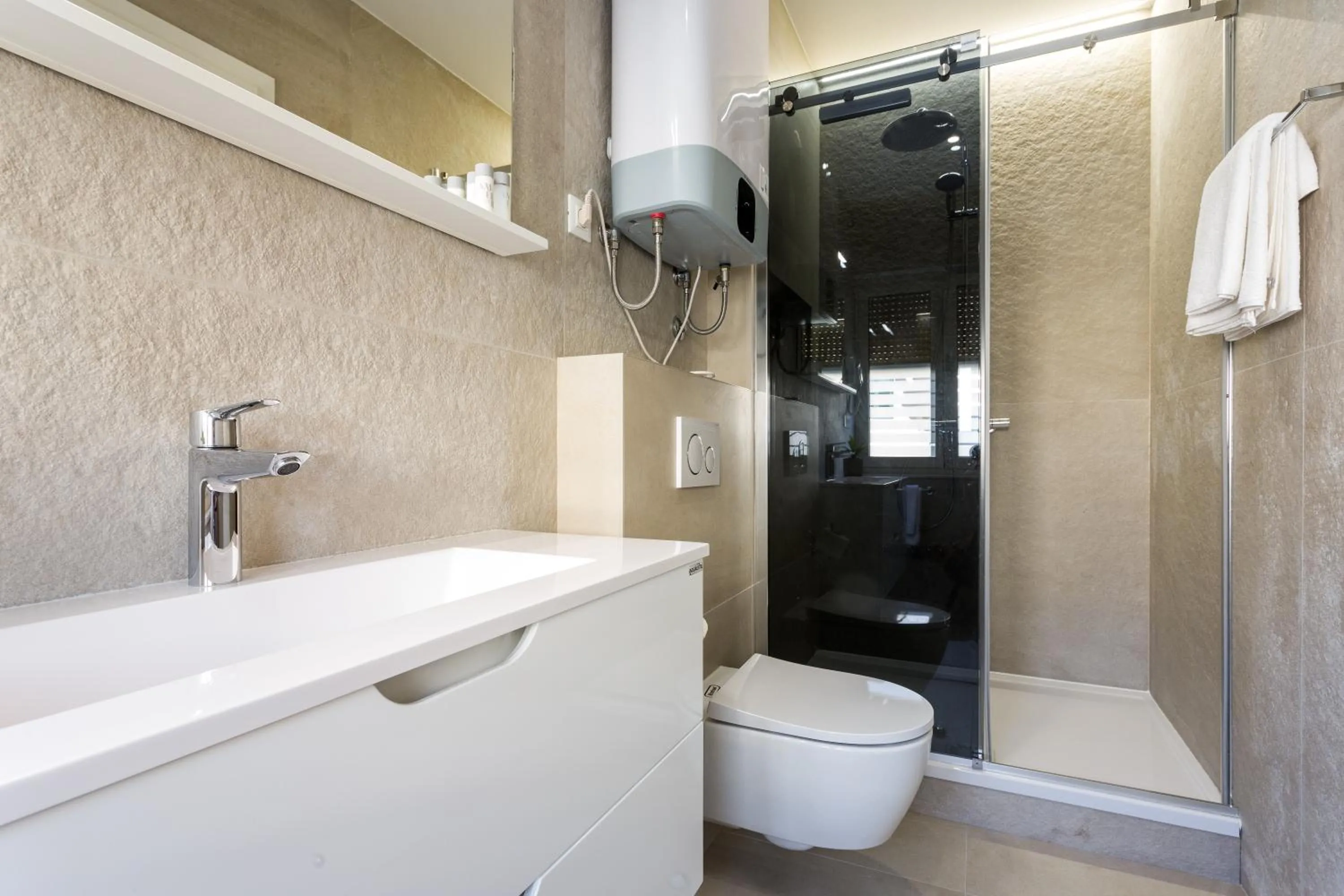 Bathroom in Shine of Life Luxury Rooms