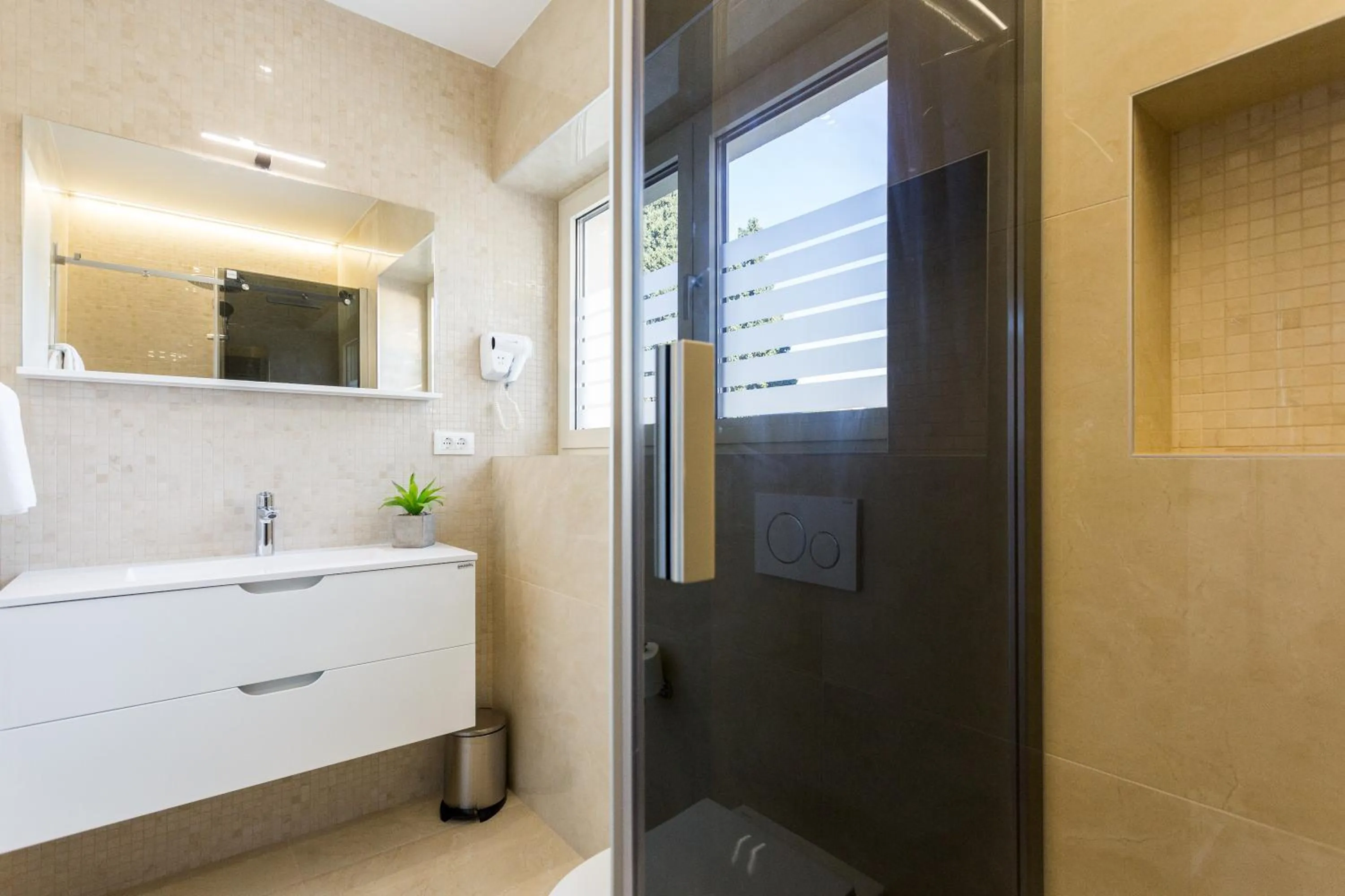 Bathroom in Shine of Life Luxury Rooms