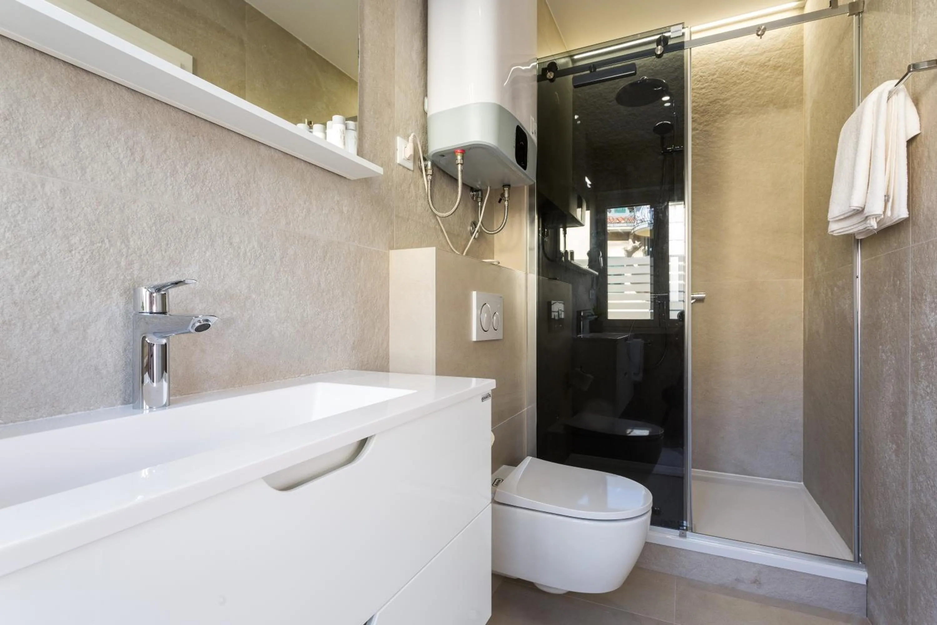 Bathroom in Shine of Life Luxury Rooms