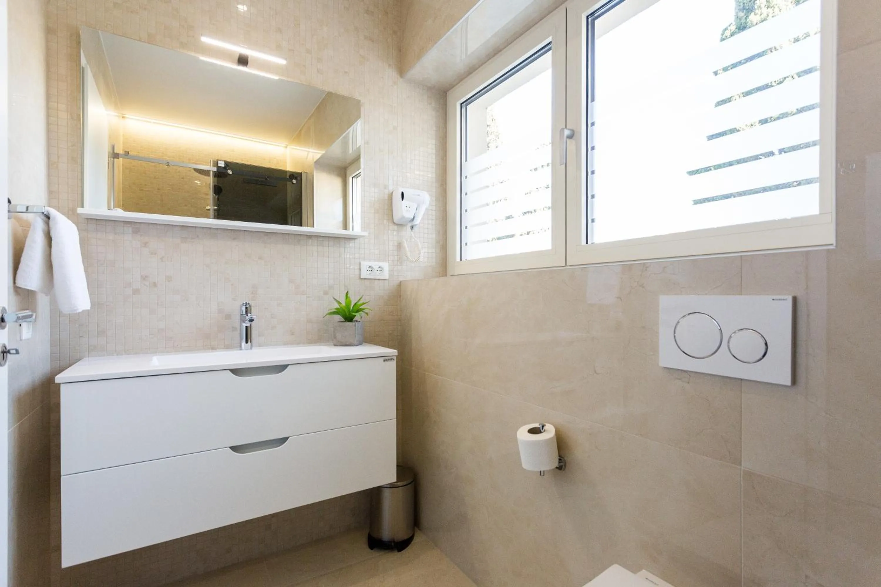 Bathroom in Shine of Life Luxury Rooms