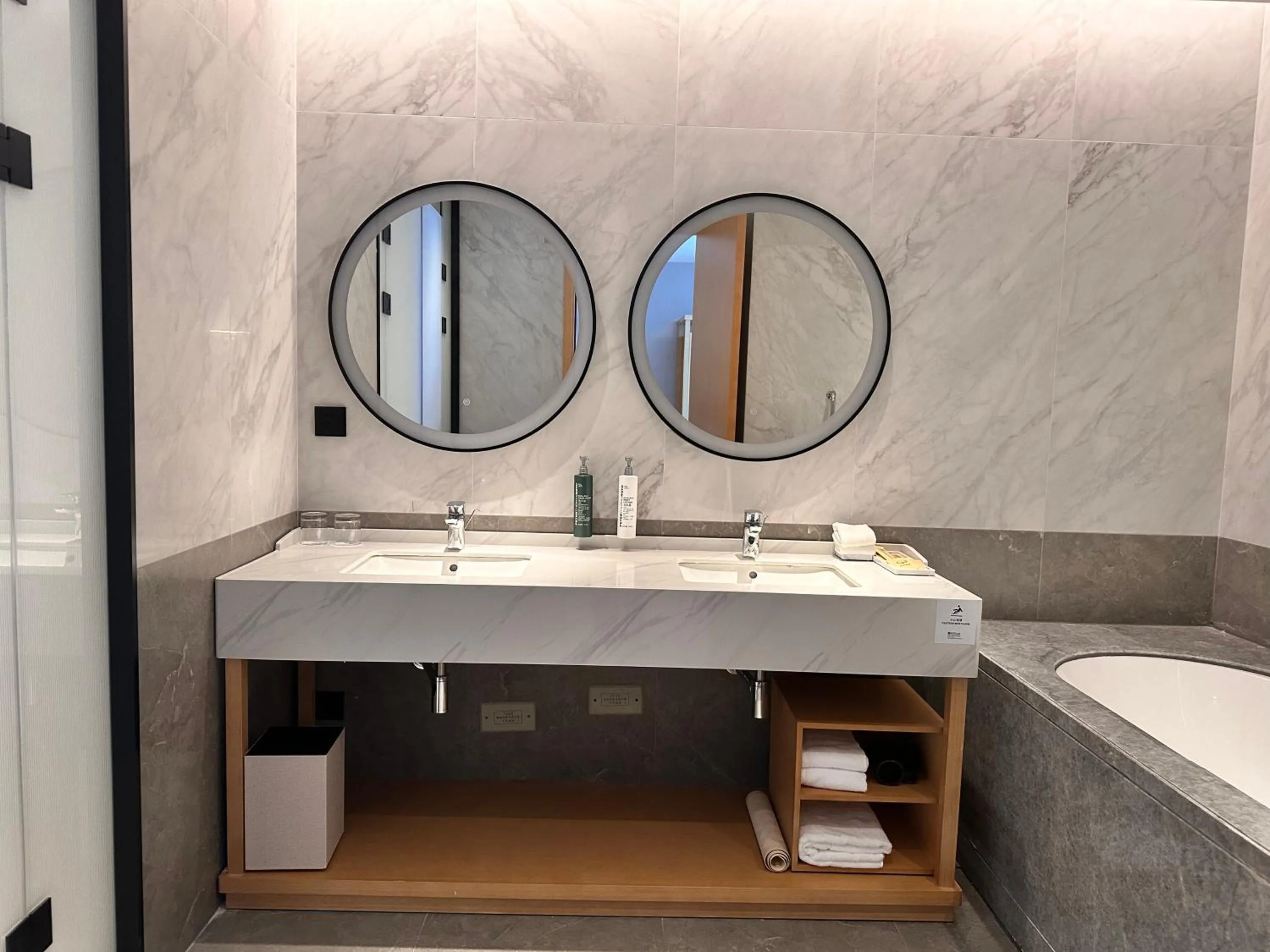 Bathroom in Hilton Garden Inn Danzhou Yangpu