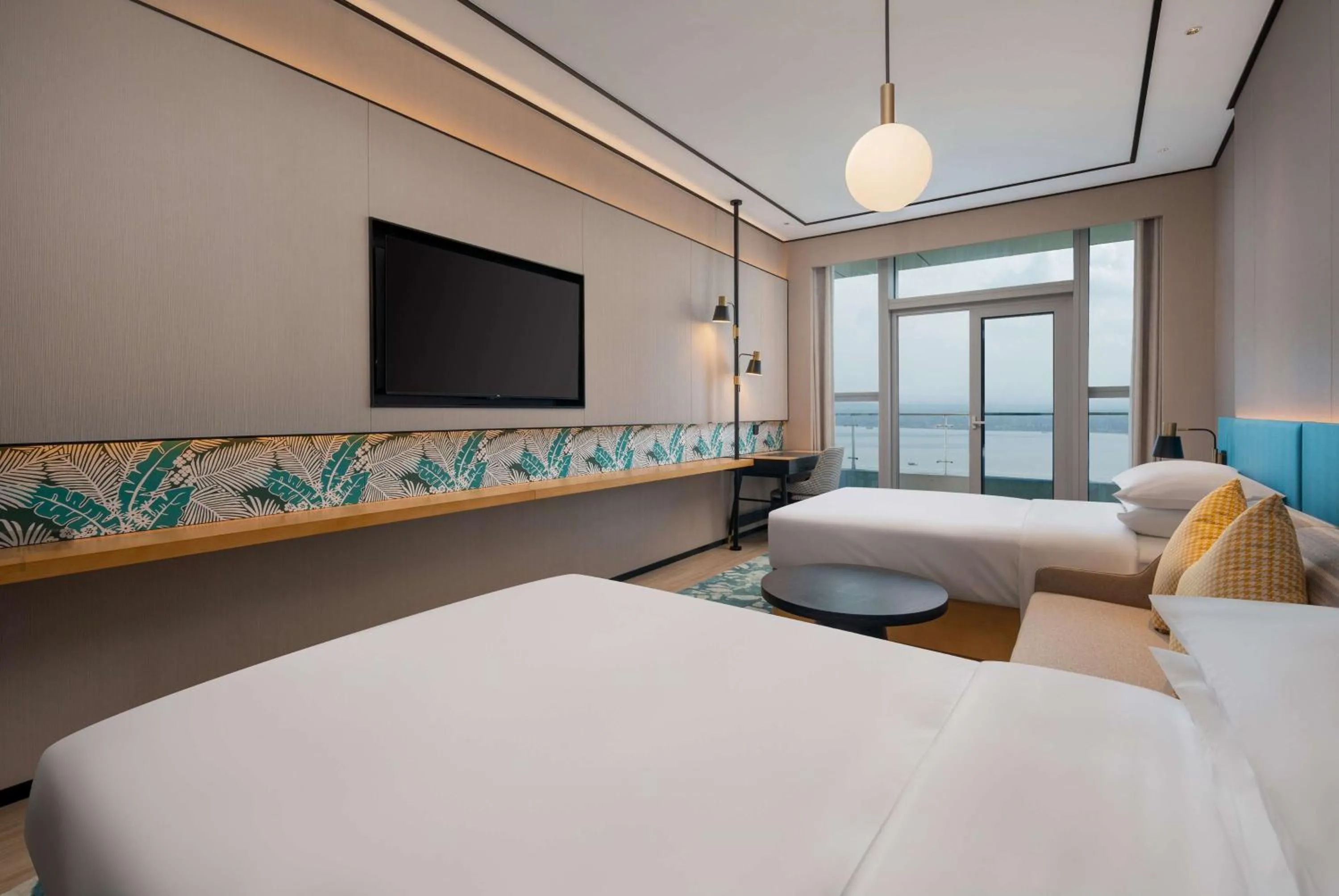 Bed in Hilton Garden Inn Danzhou Yangpu