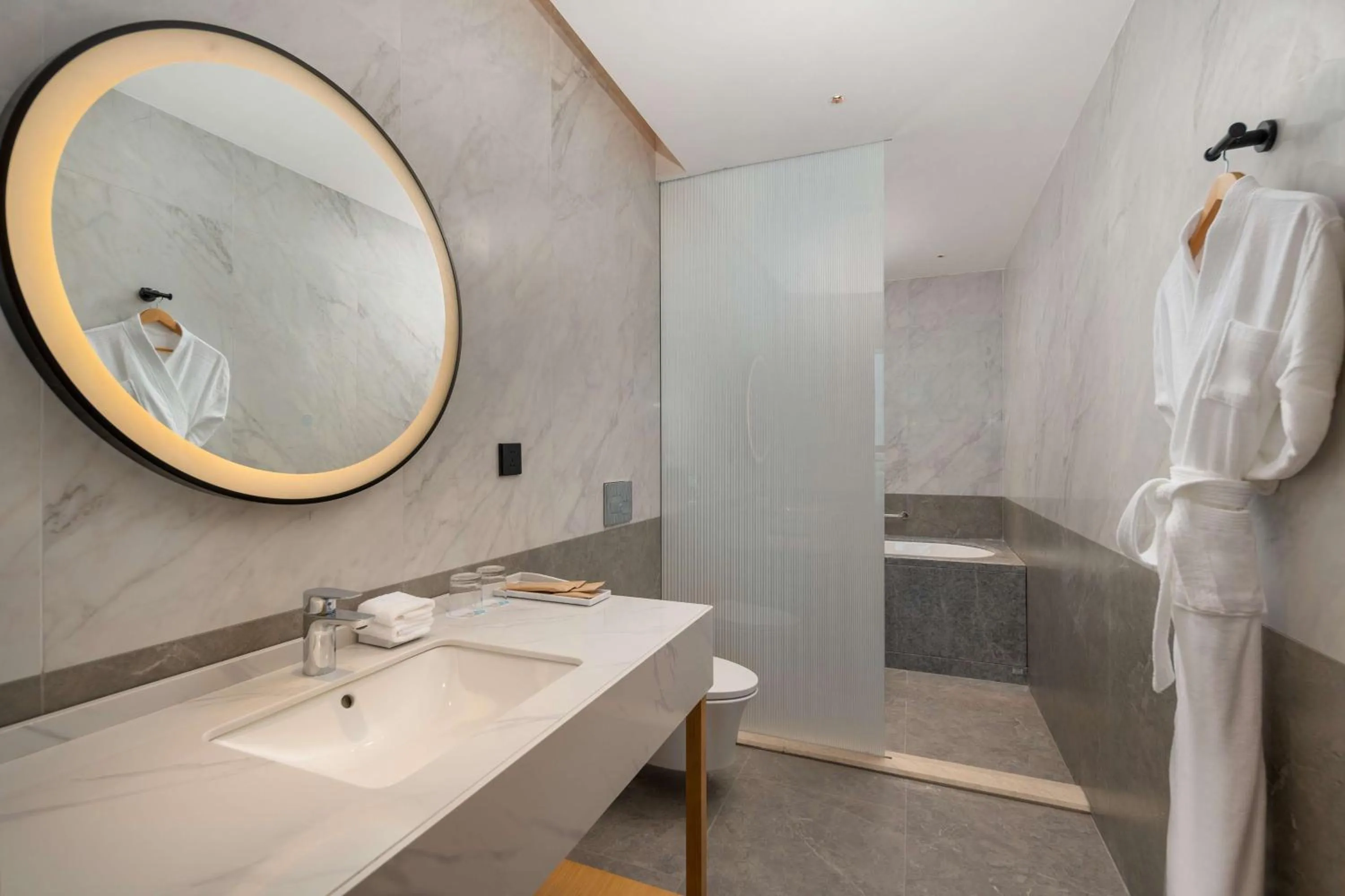 Bathroom in Hilton Garden Inn Danzhou Yangpu