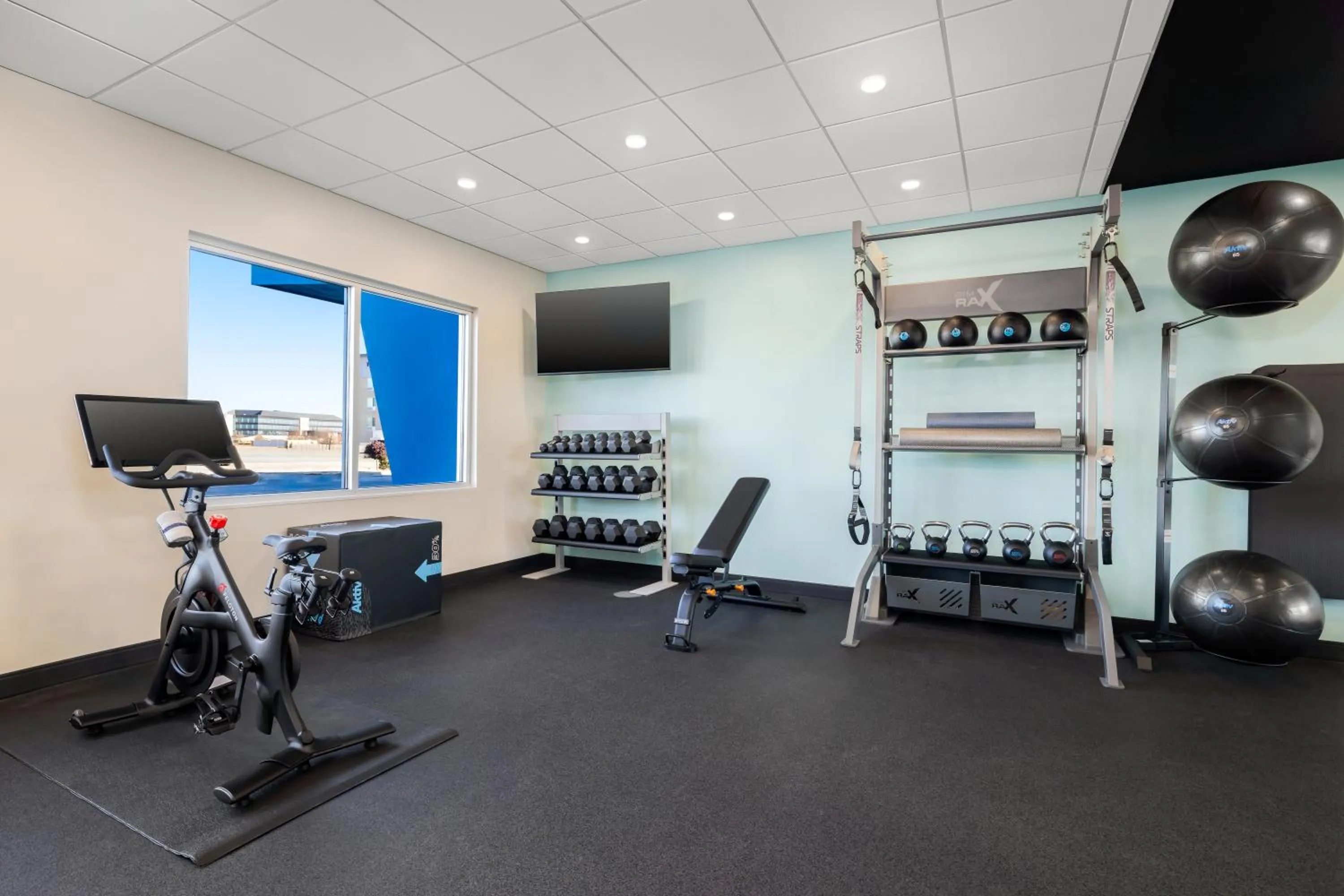 Fitness centre/facilities in Tru By Hilton Oshkosh