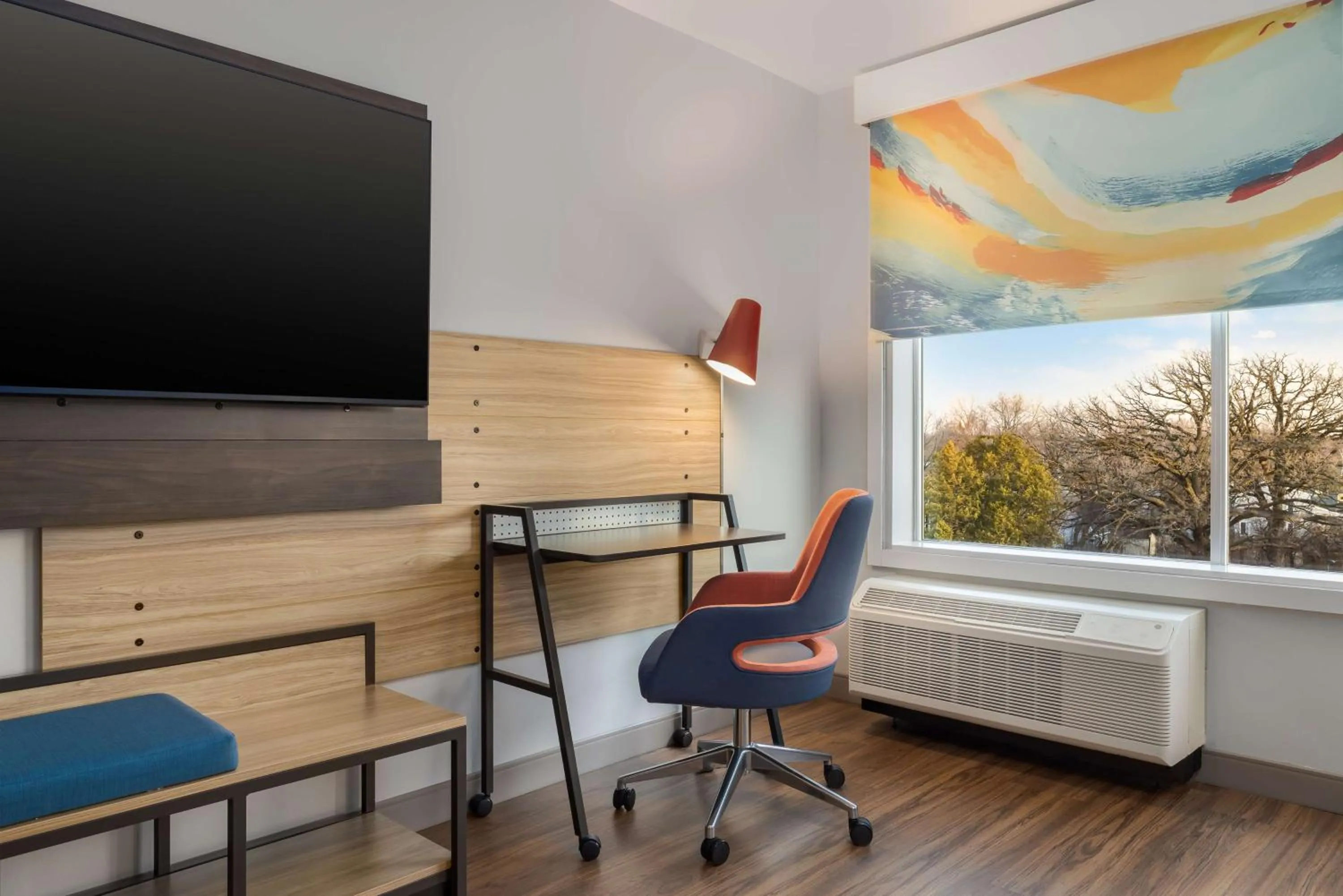 Bedroom in Tru By Hilton Oshkosh