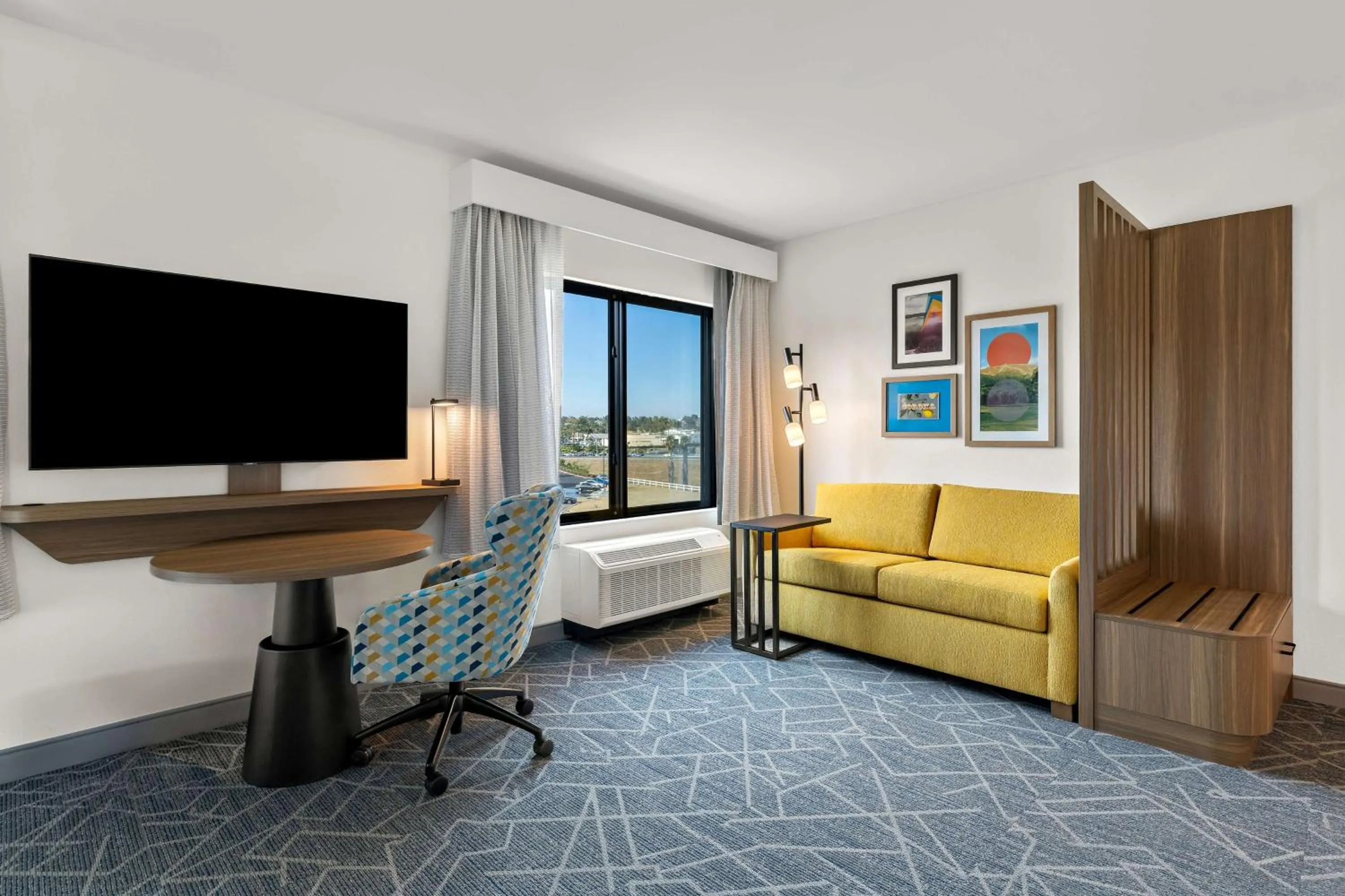 Bedroom in Hampton Inn & Suites Corona, Ca