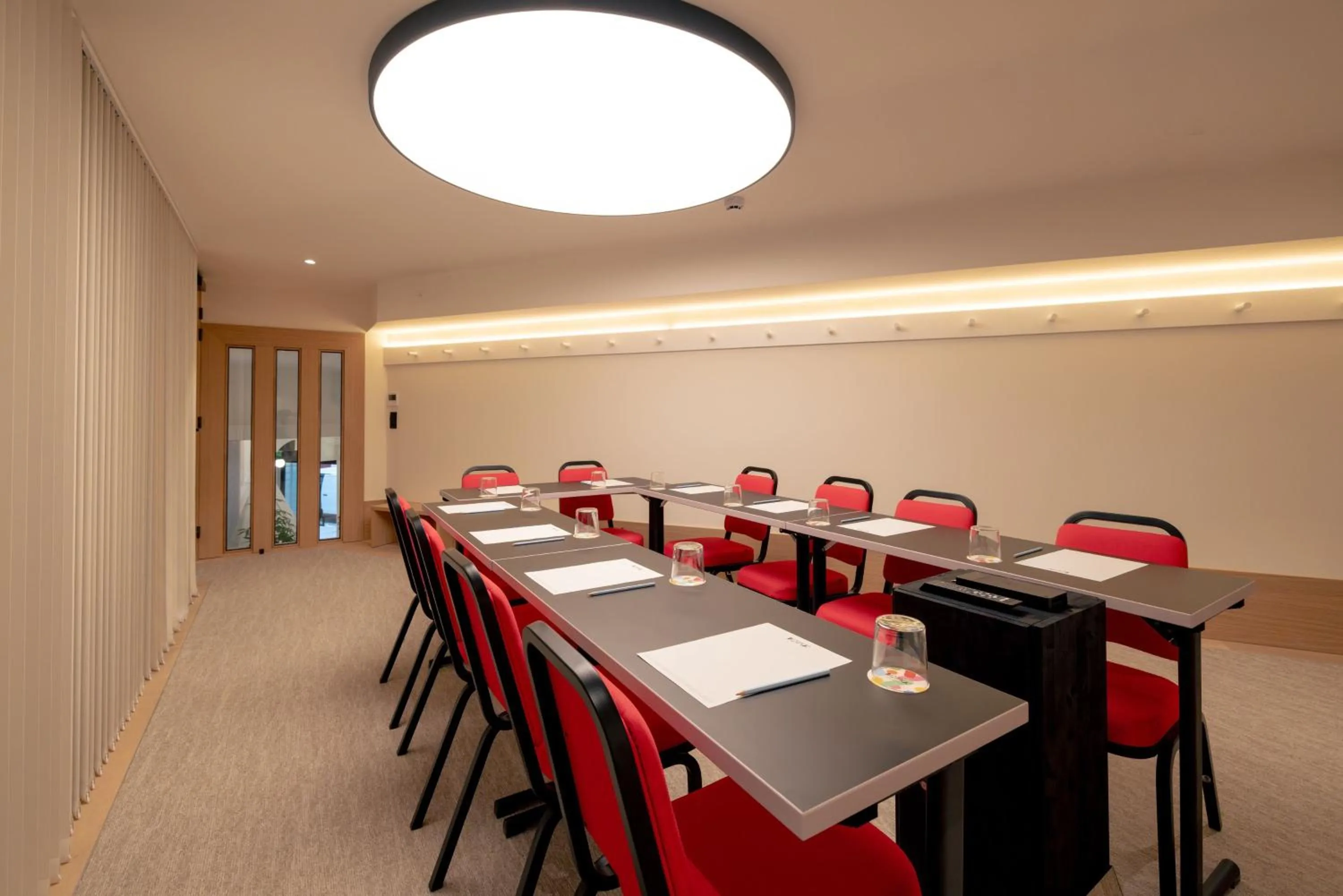 Meeting/conference room in Bizipoz Hôtel