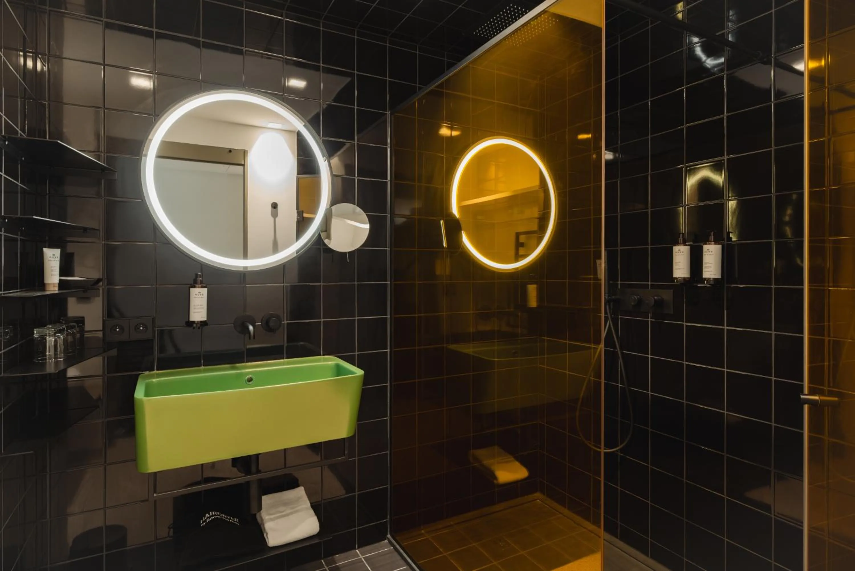 Shower in Bizipoz Hôtel