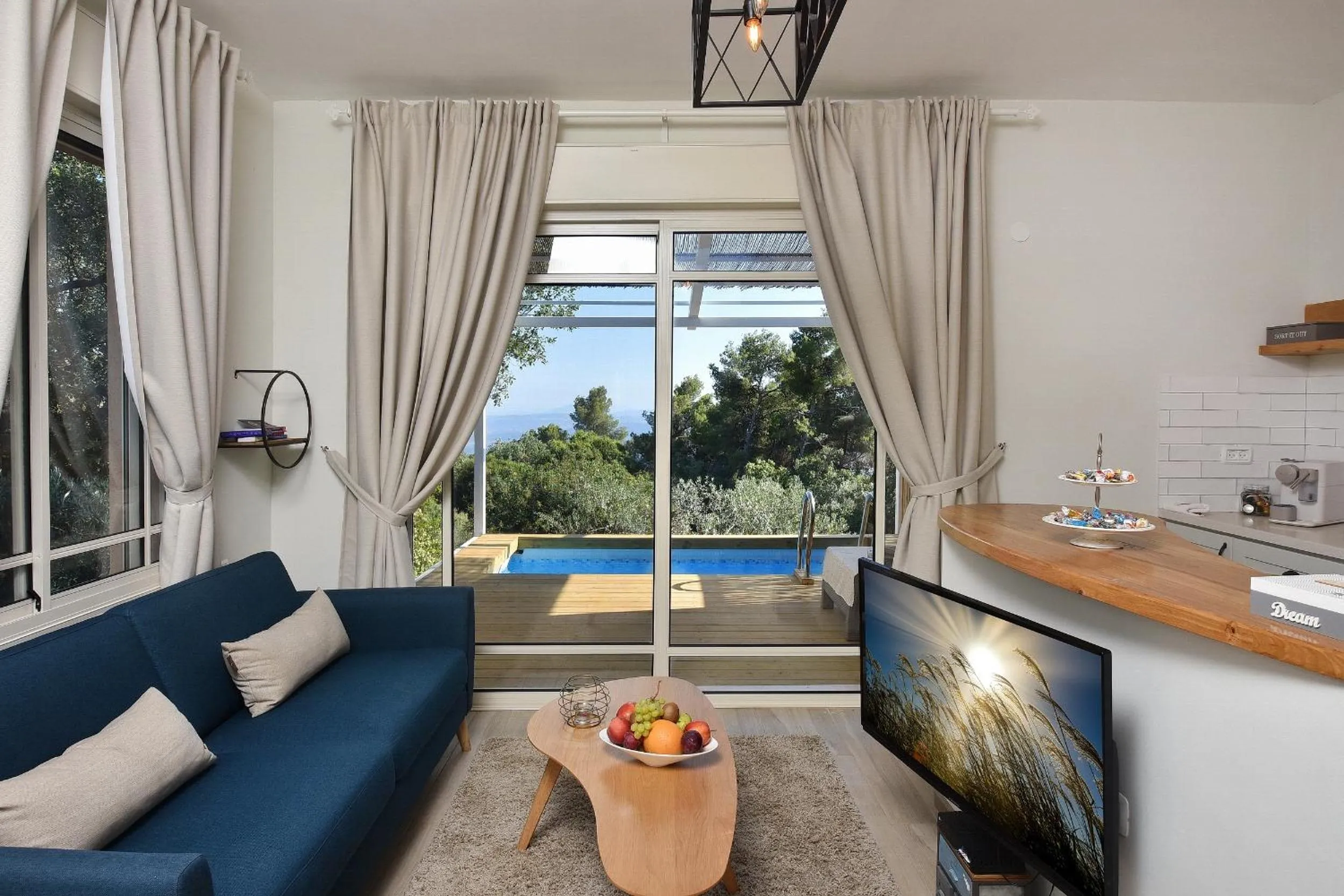 Balcony/Terrace in The Sound Of The Flute