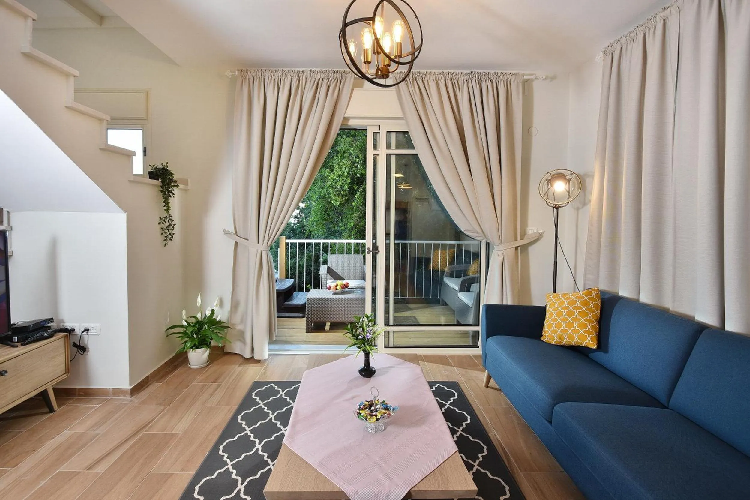 Living room in The Sound Of The Flute