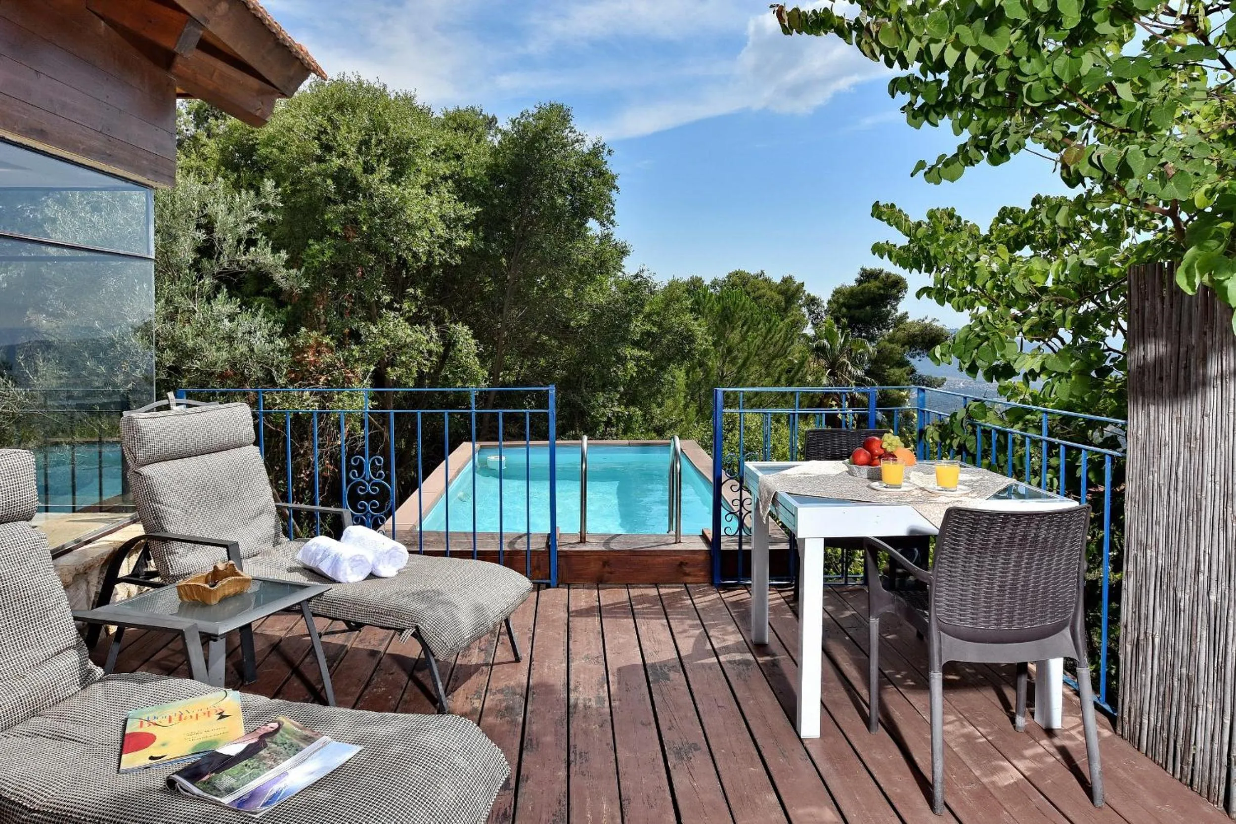 Balcony/Terrace in The Sound Of The Flute