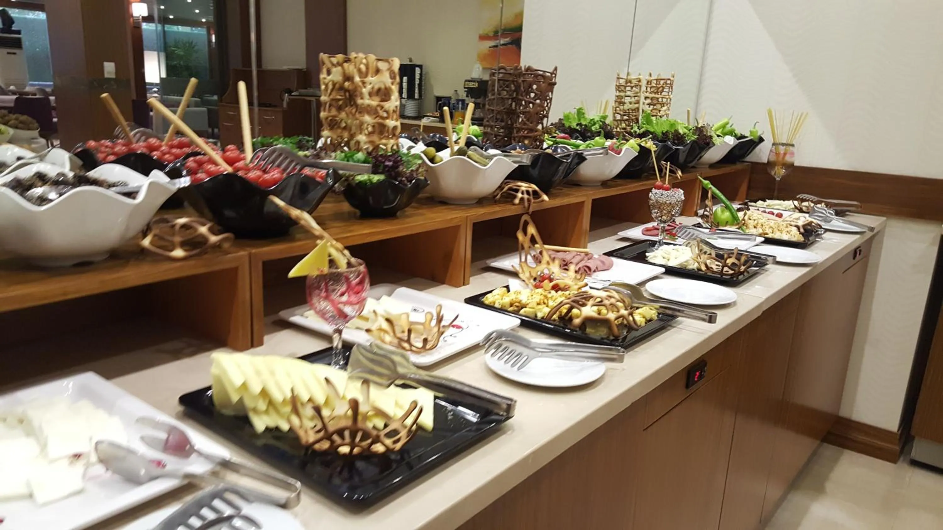 Breakfast in Lamec Hotel Business