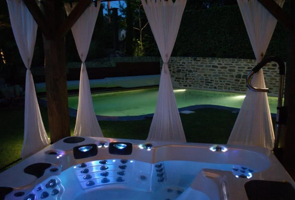 Property building in La Fiole Ambiance