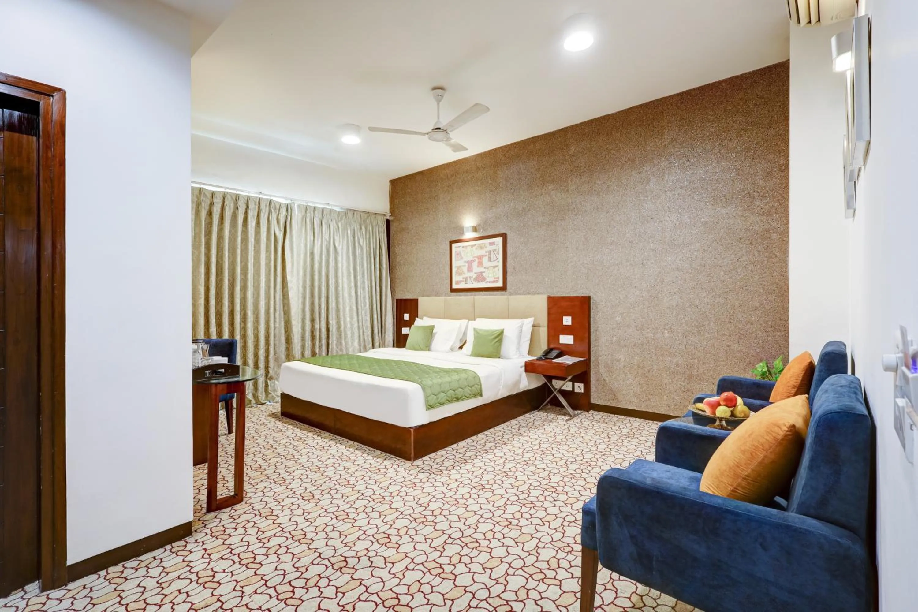 Photo of the whole room, Bed in Hotel 91 Golf Course Road