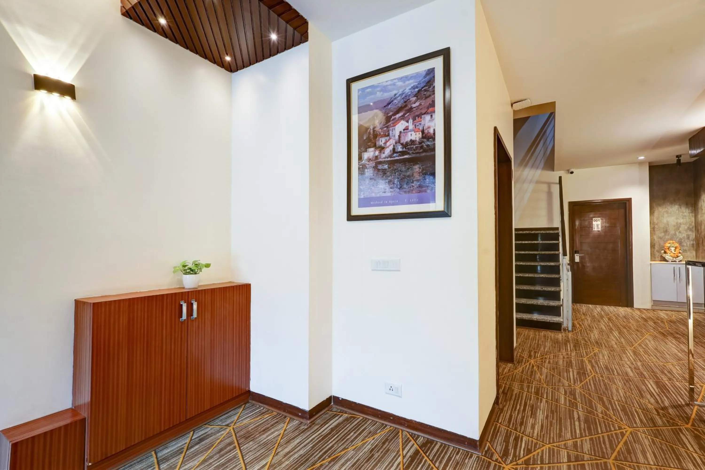 Property building in Hotel 91 Golf Course Road