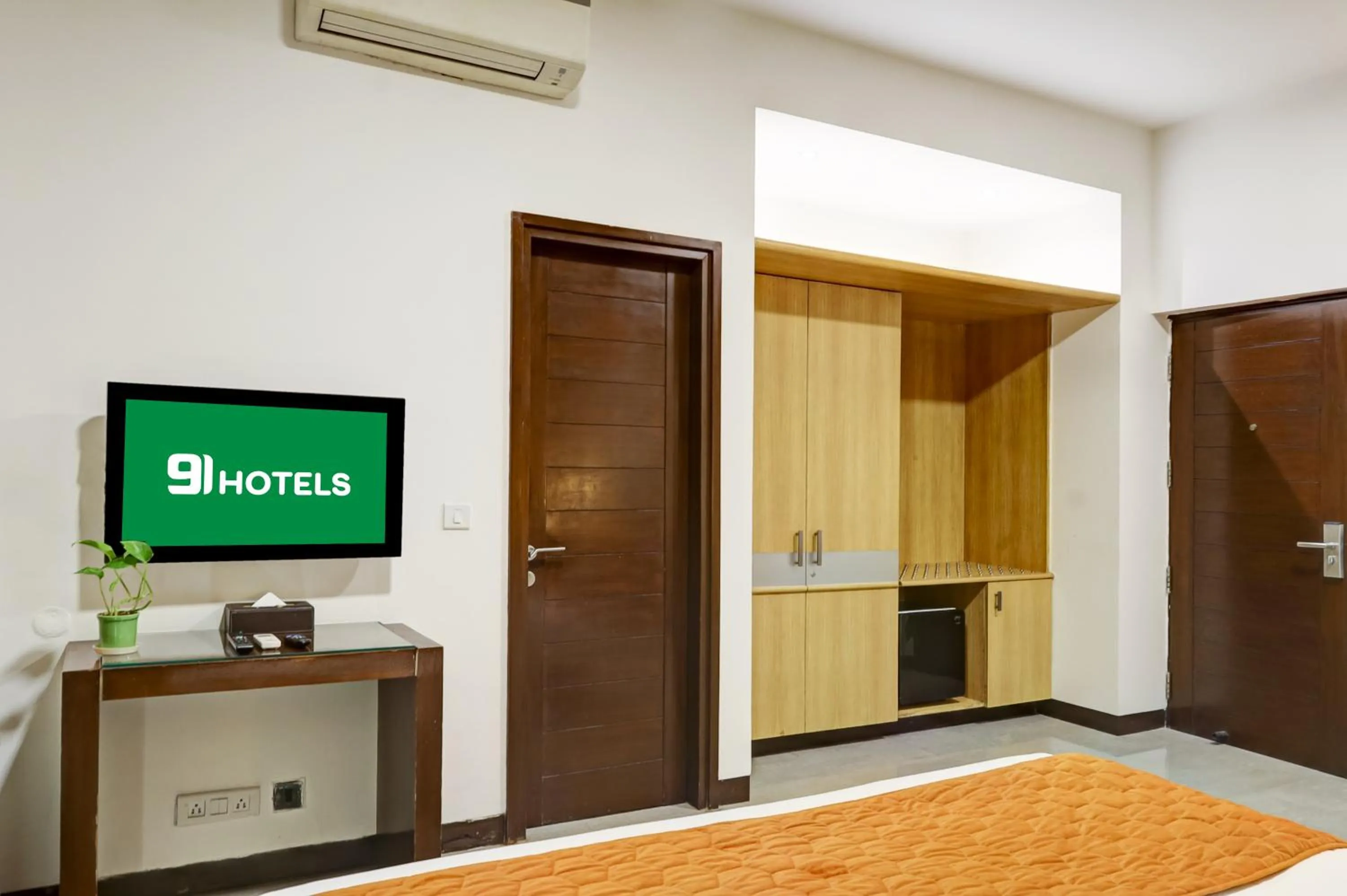 TV and multimedia, Bed in Hotel 91 Golf Course Road