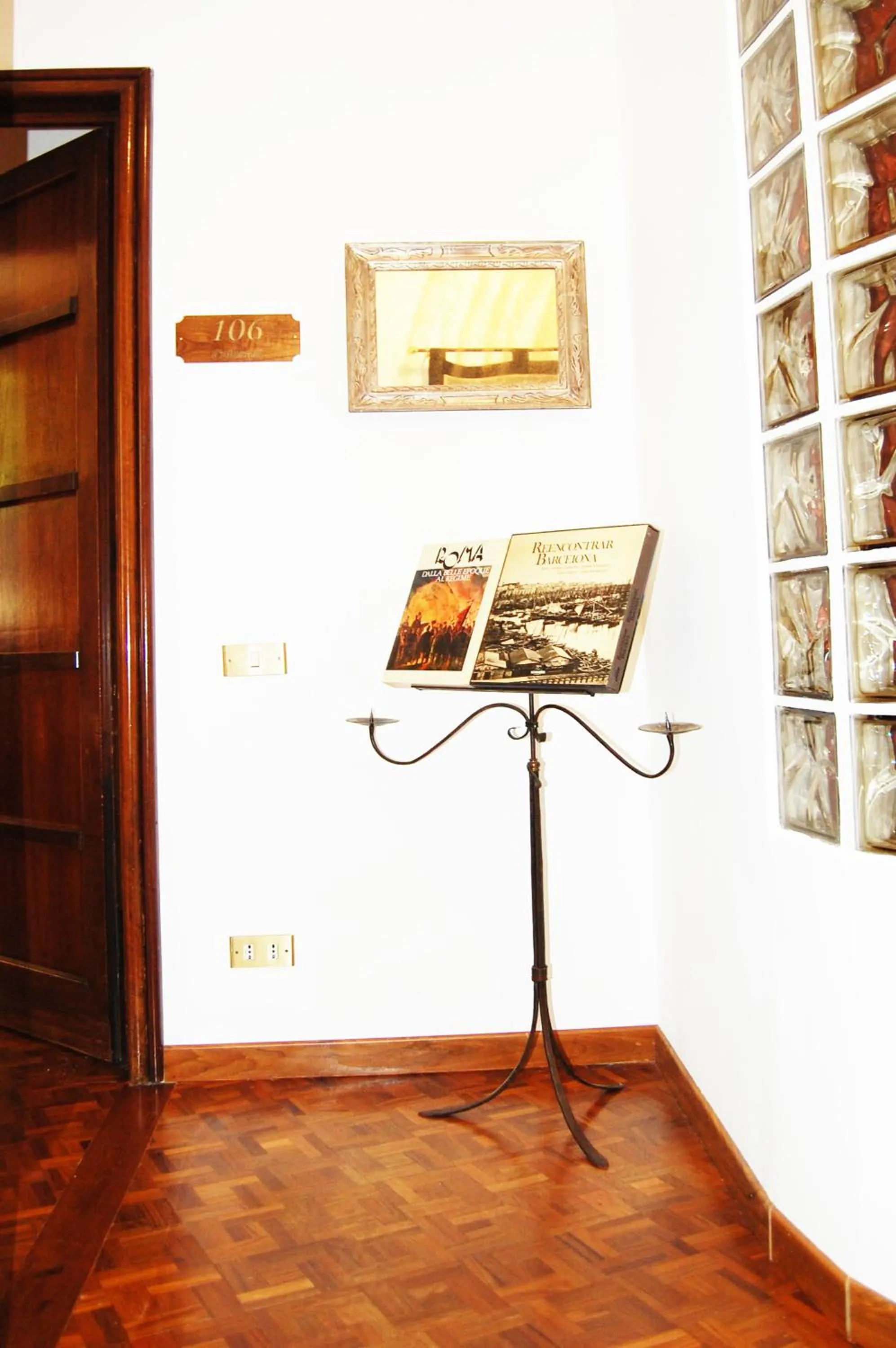 Decorative detail in A Star Inn