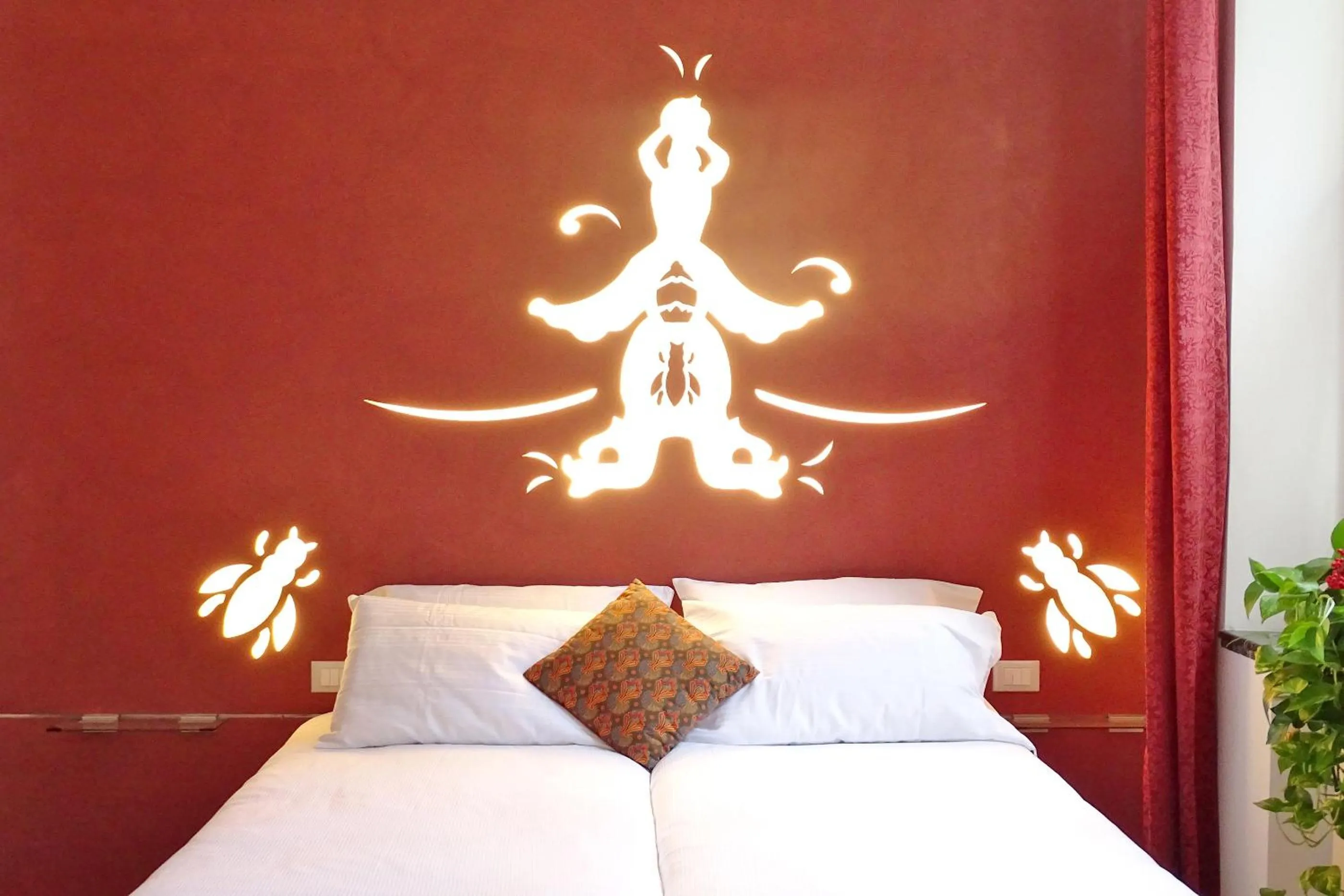 Decorative detail, Bed in A Star Inn