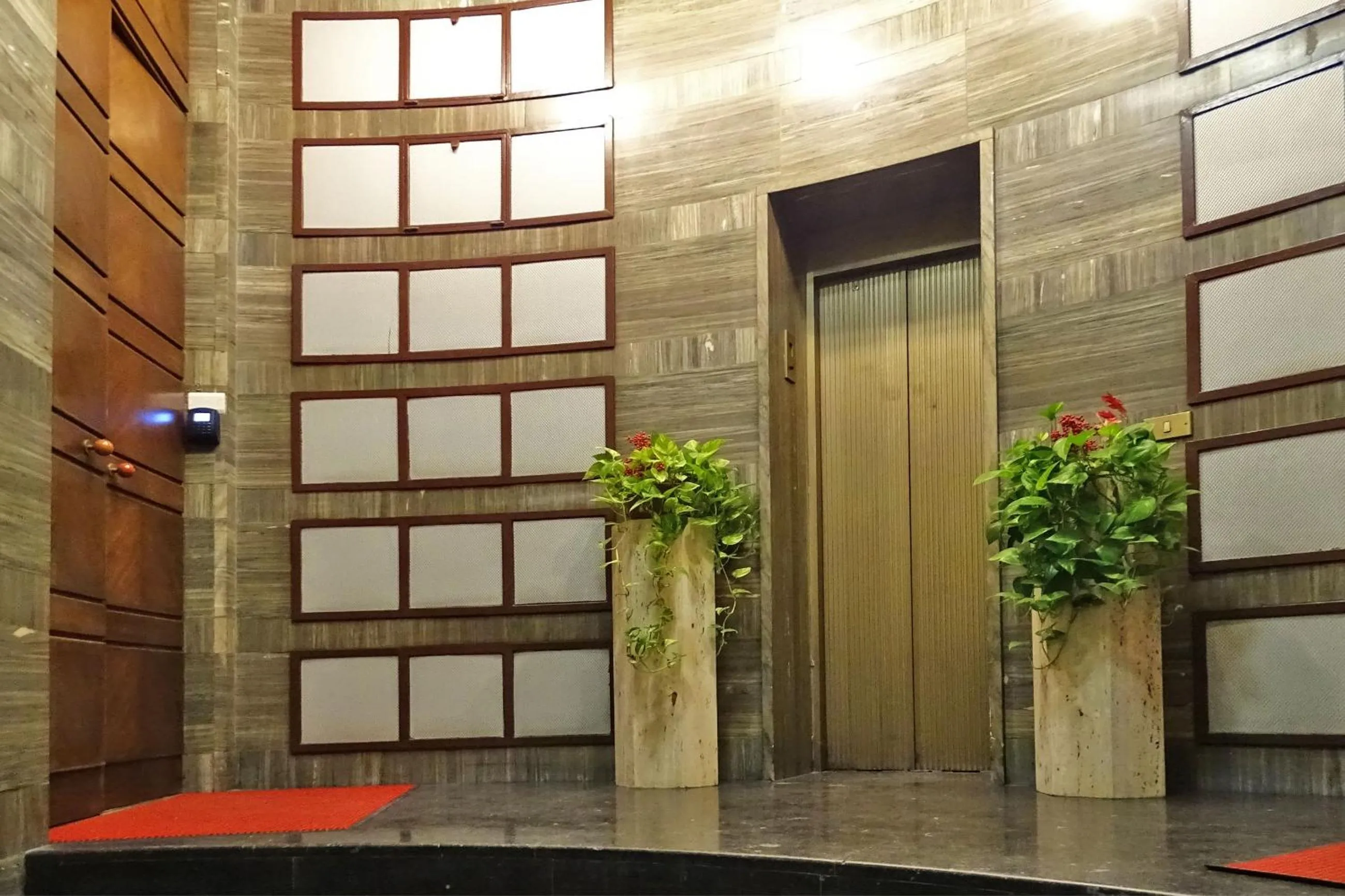 Facade/entrance in A Star Inn