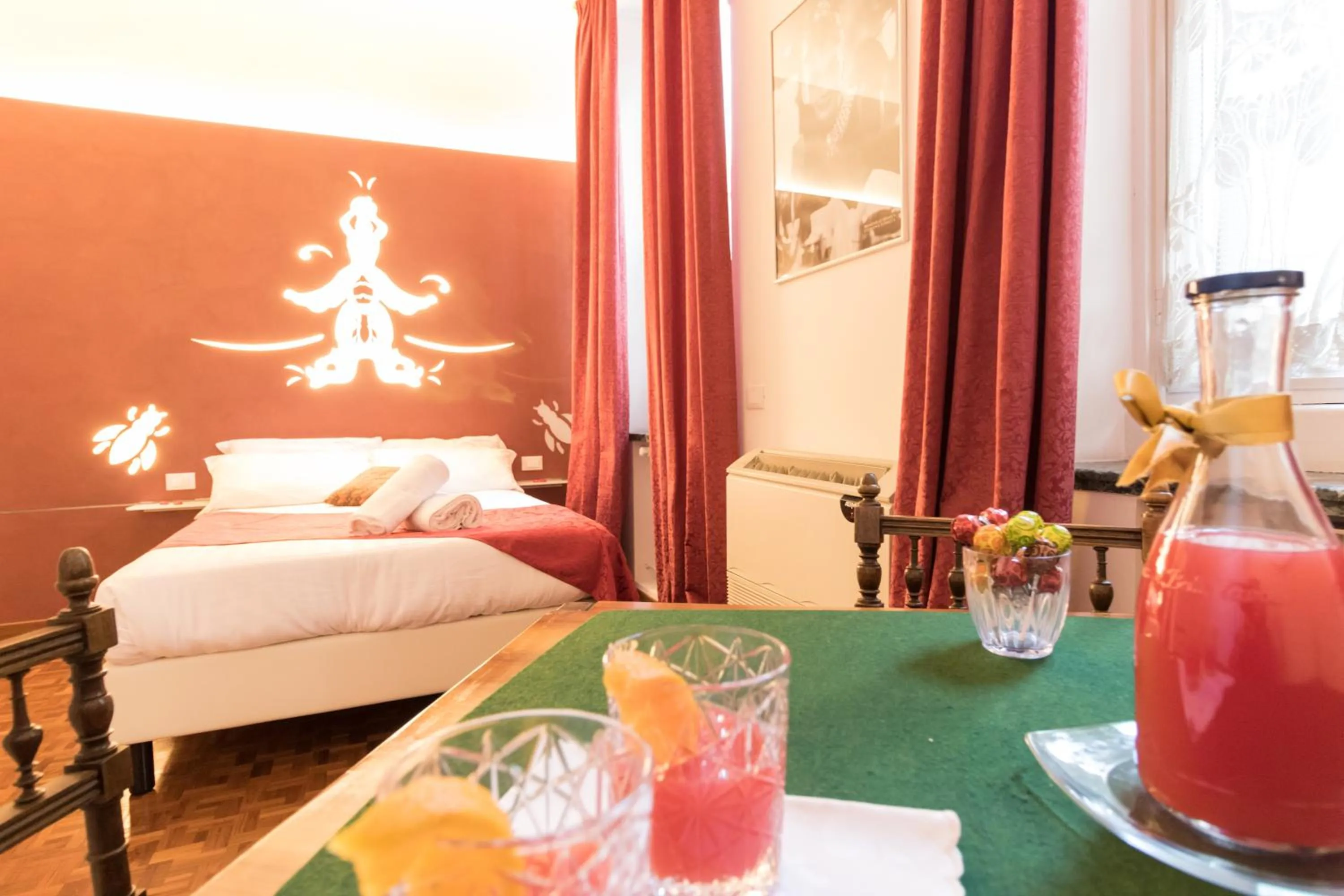 Photo of the whole room, Bed in A Star Inn