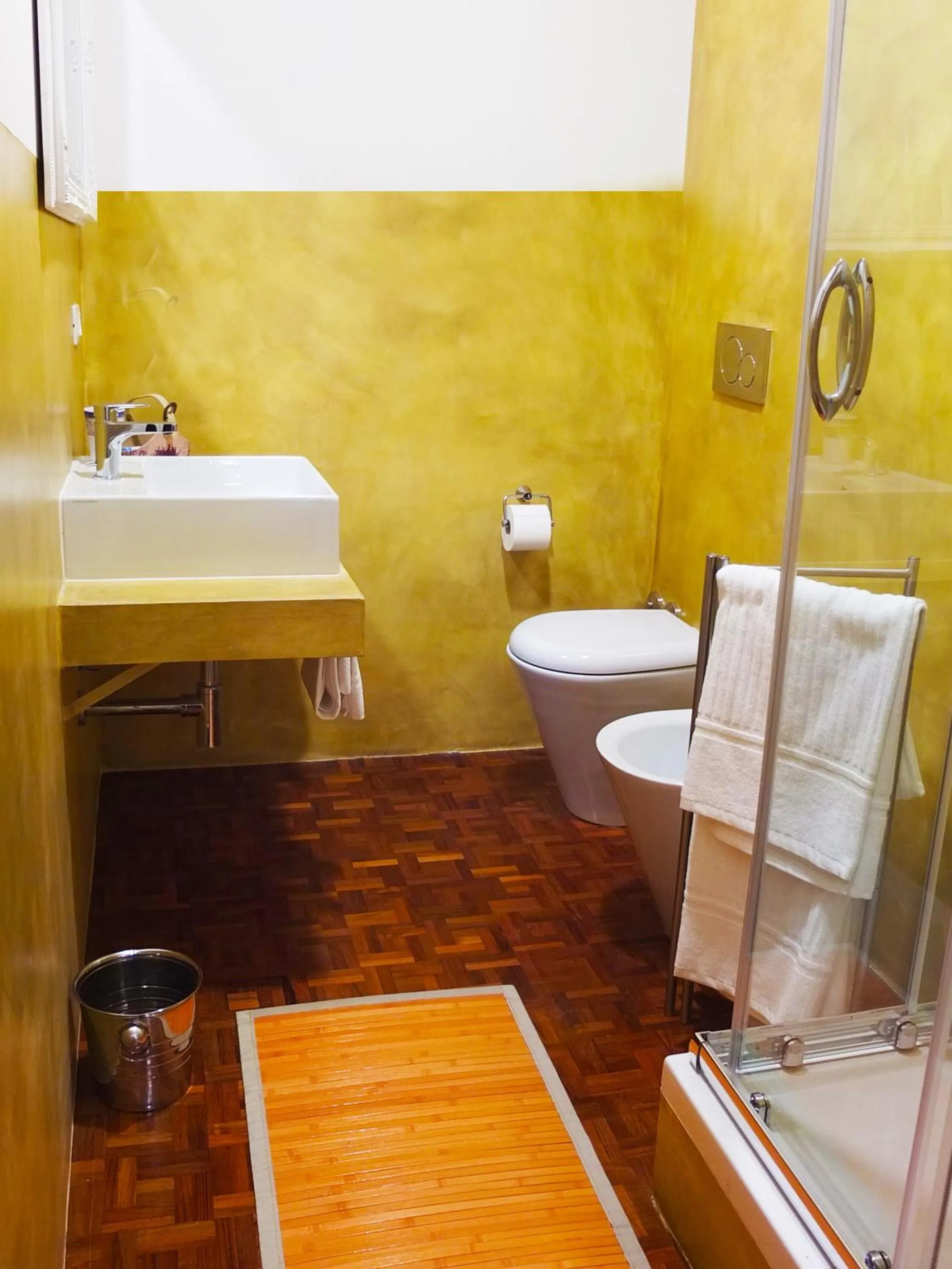 Shower in A Star Inn