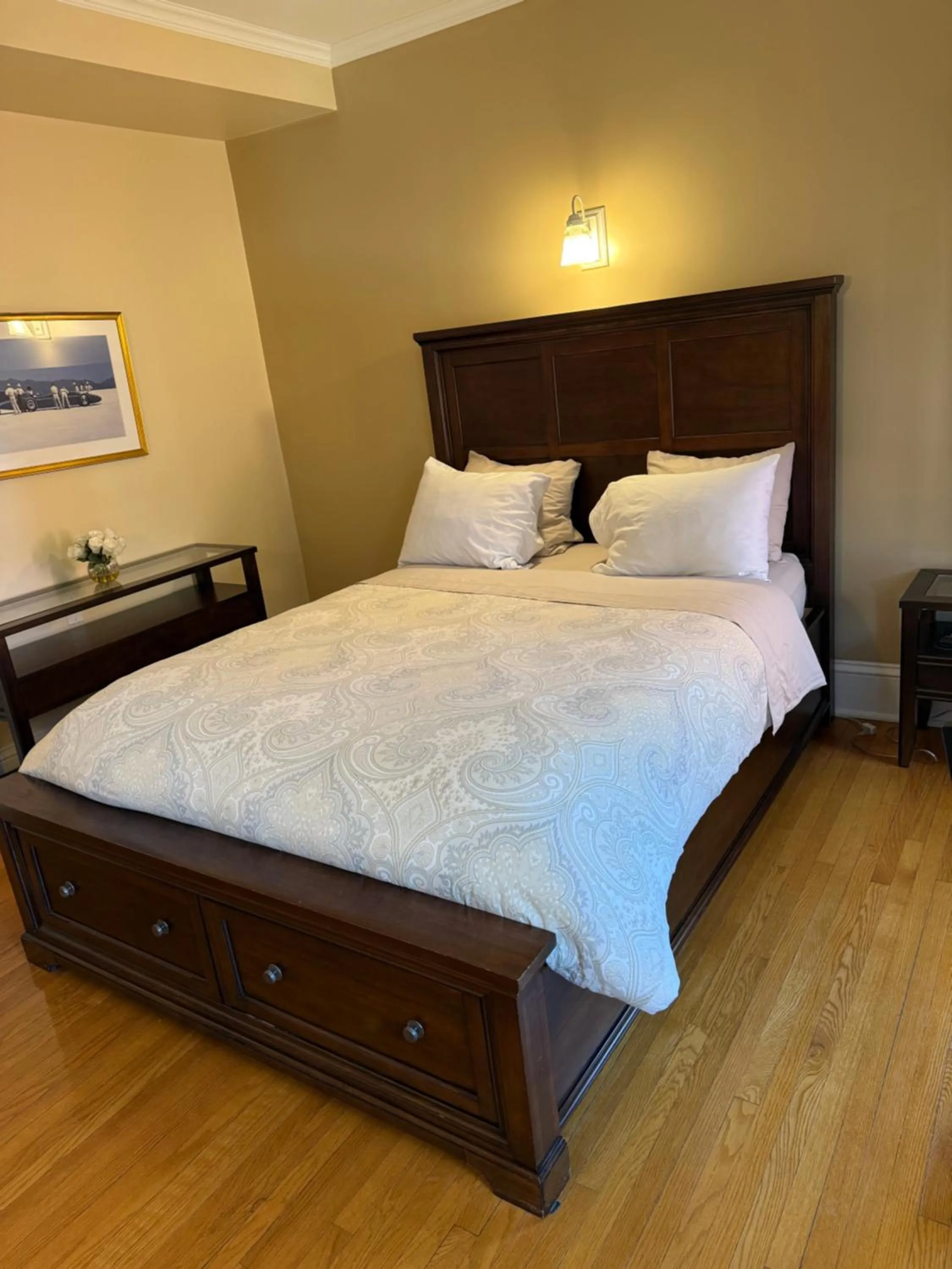 Bed in The Century House Bed and Breakfast Ottawa