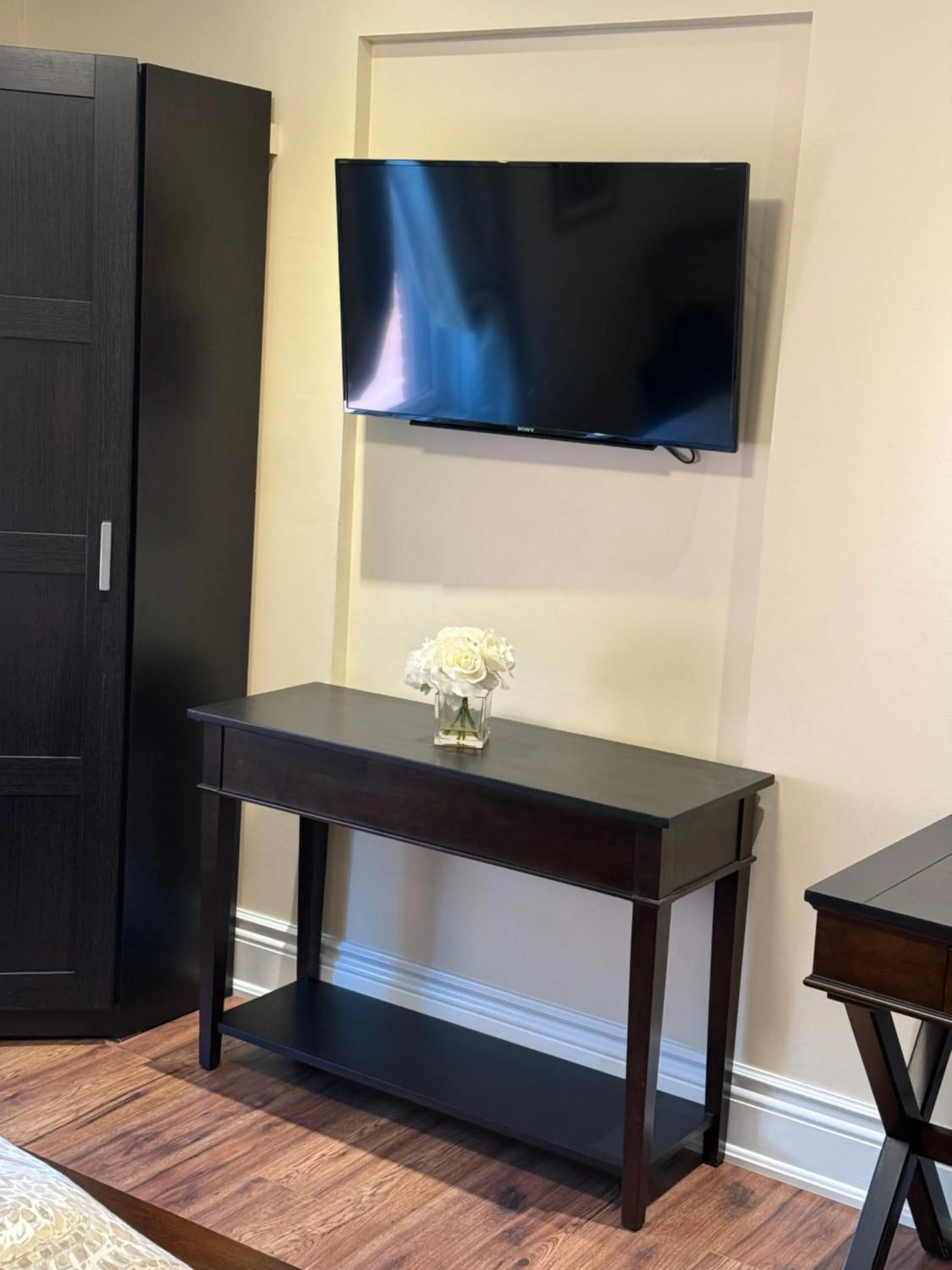 Evening entertainment in The Century House Bed and Breakfast Ottawa