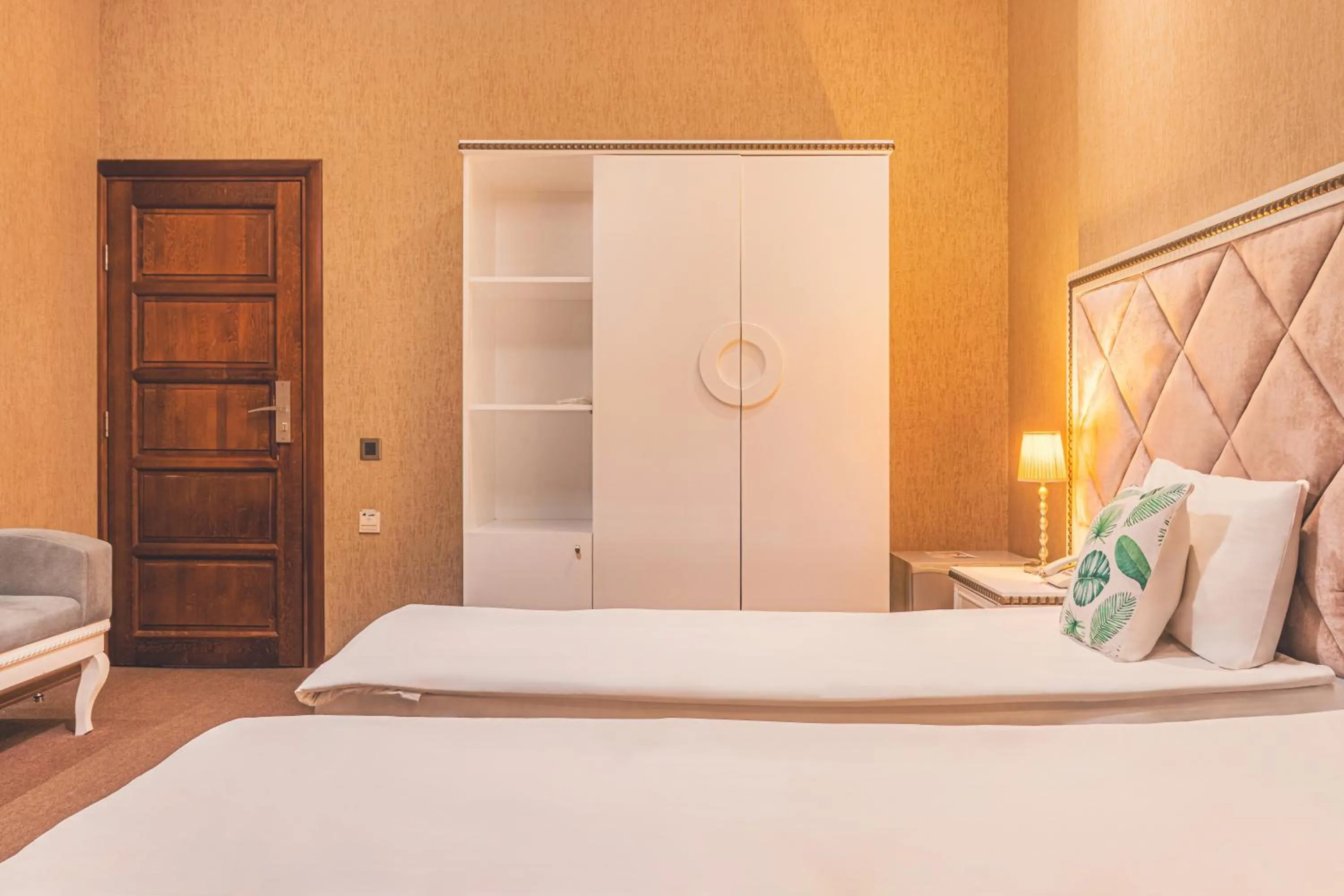 Bed in Maestro Hotel