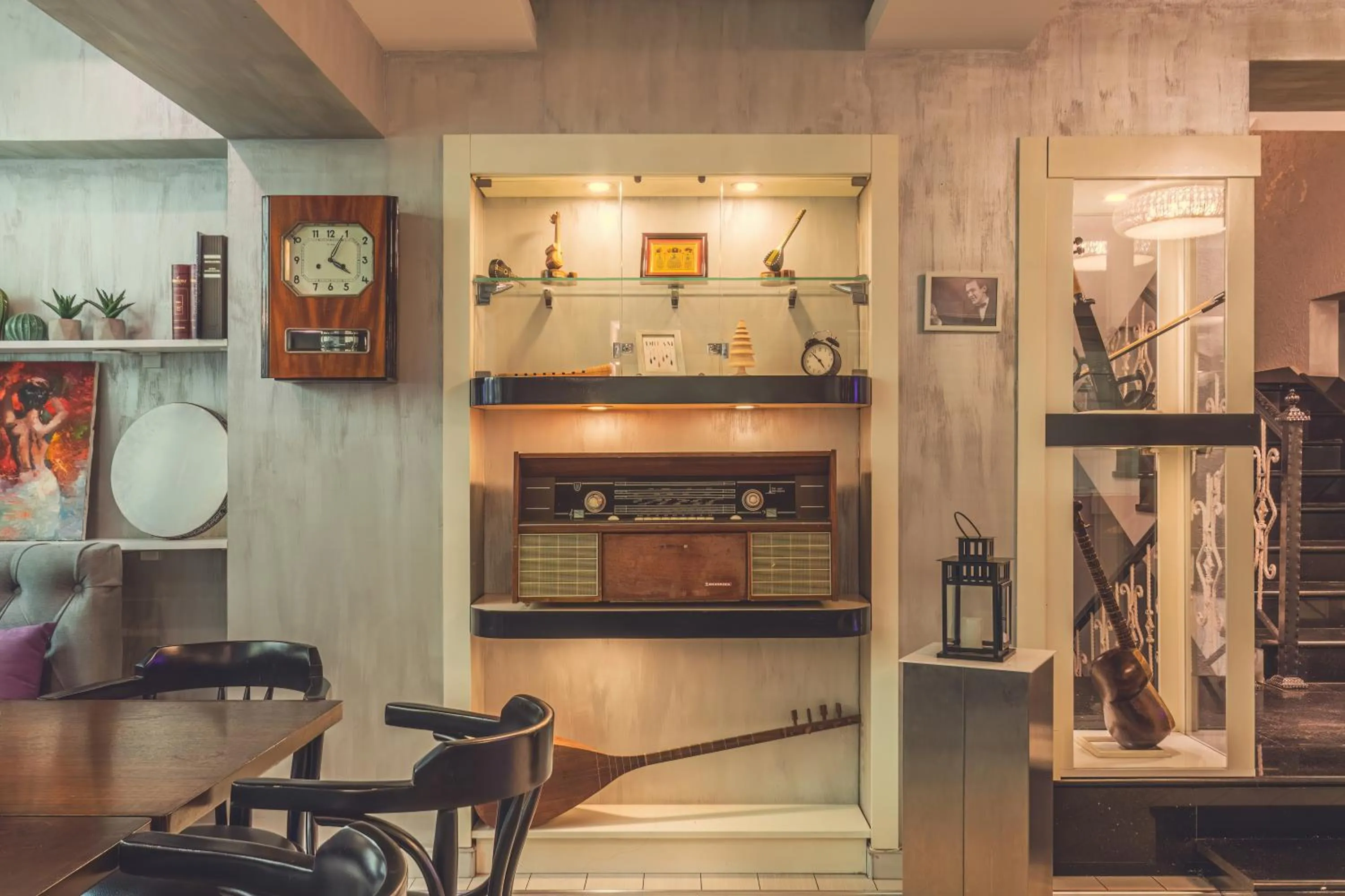 Restaurant/places to eat in Maestro Hotel