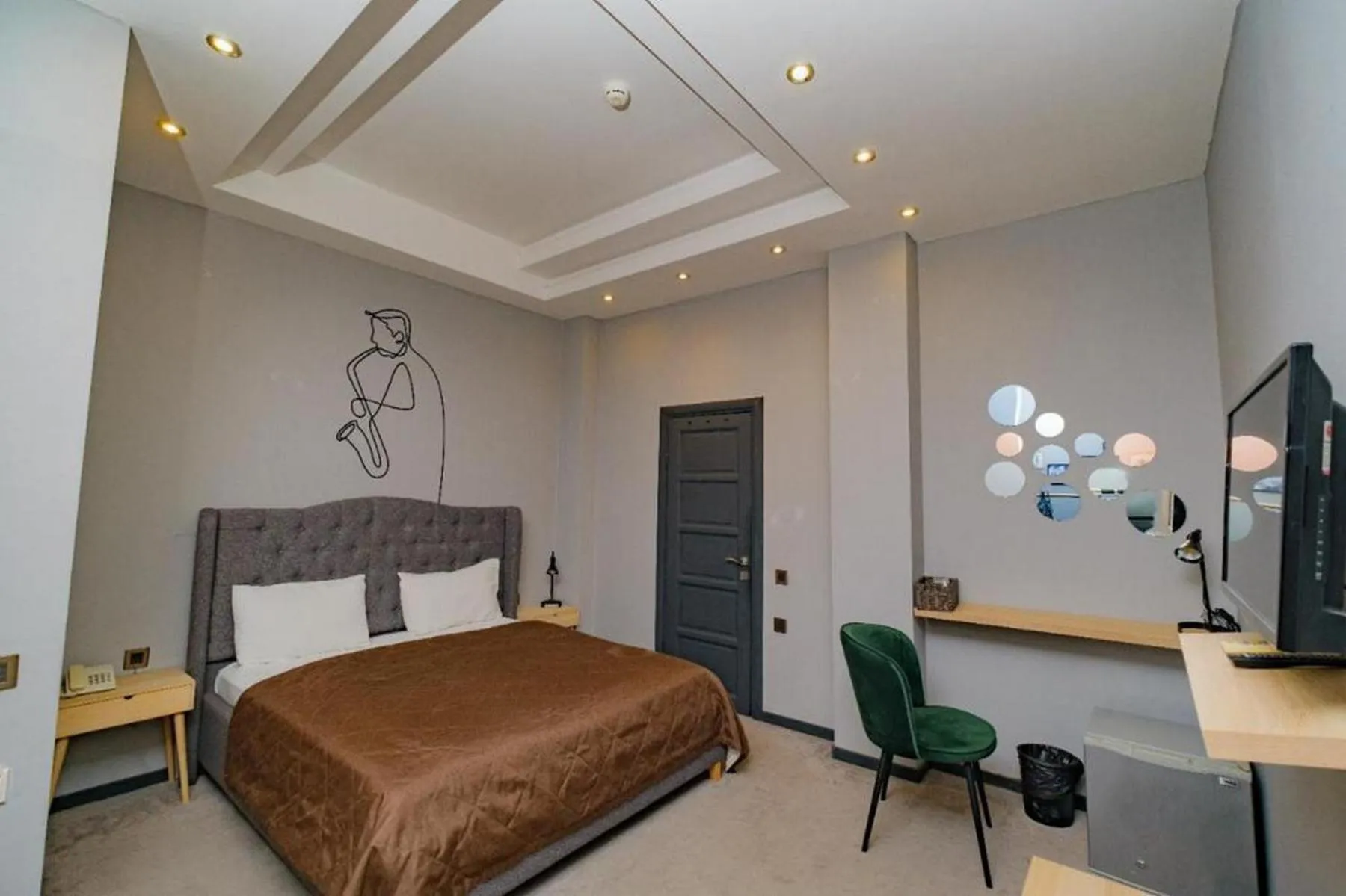 Bed in Maestro Hotel