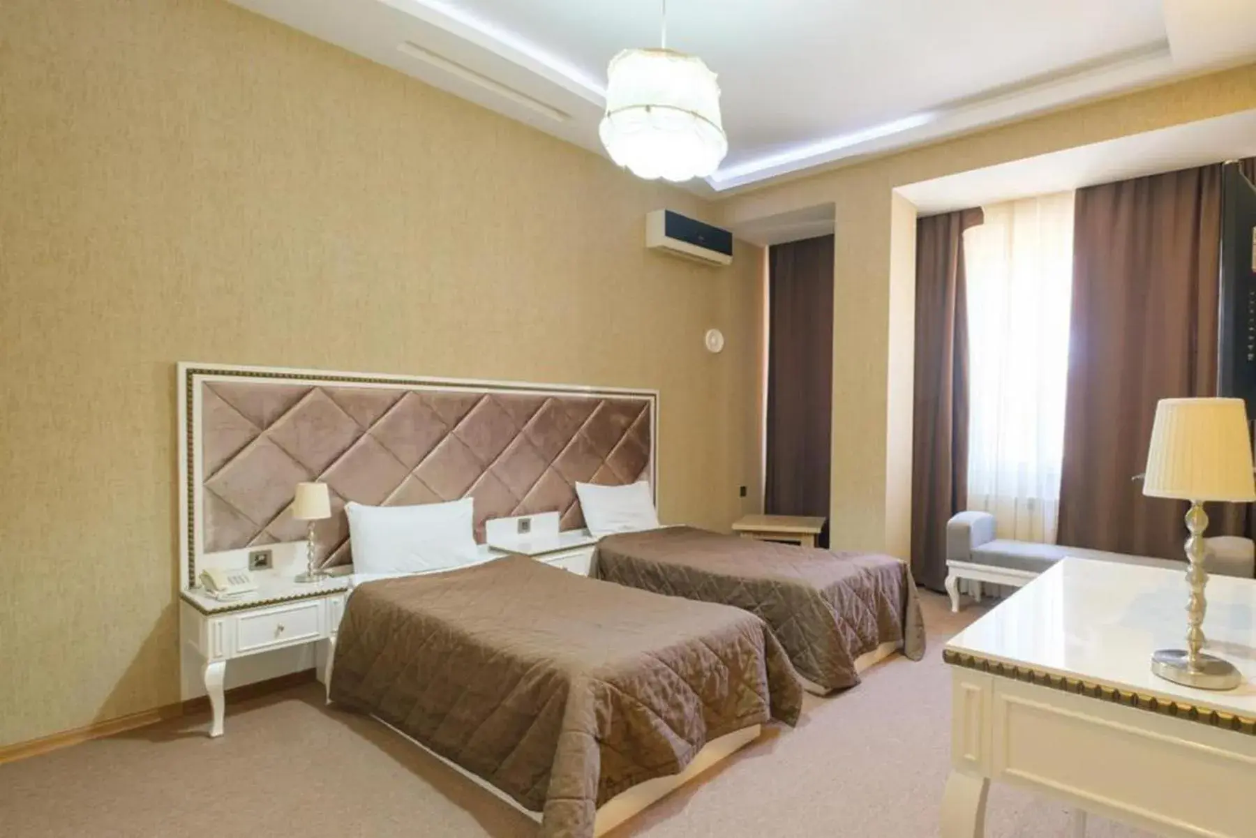 Double or Twin Room with Extra Bed in Maestro Hotel Double or Twin Room with Extra Bed in Maestro Hotel
