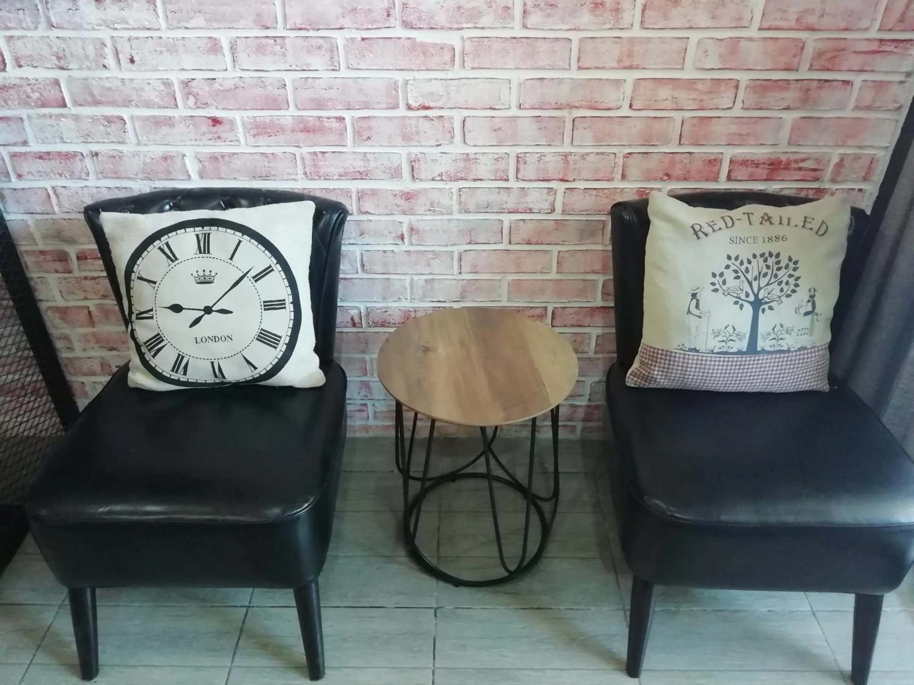 Seating area in Baan Minnie