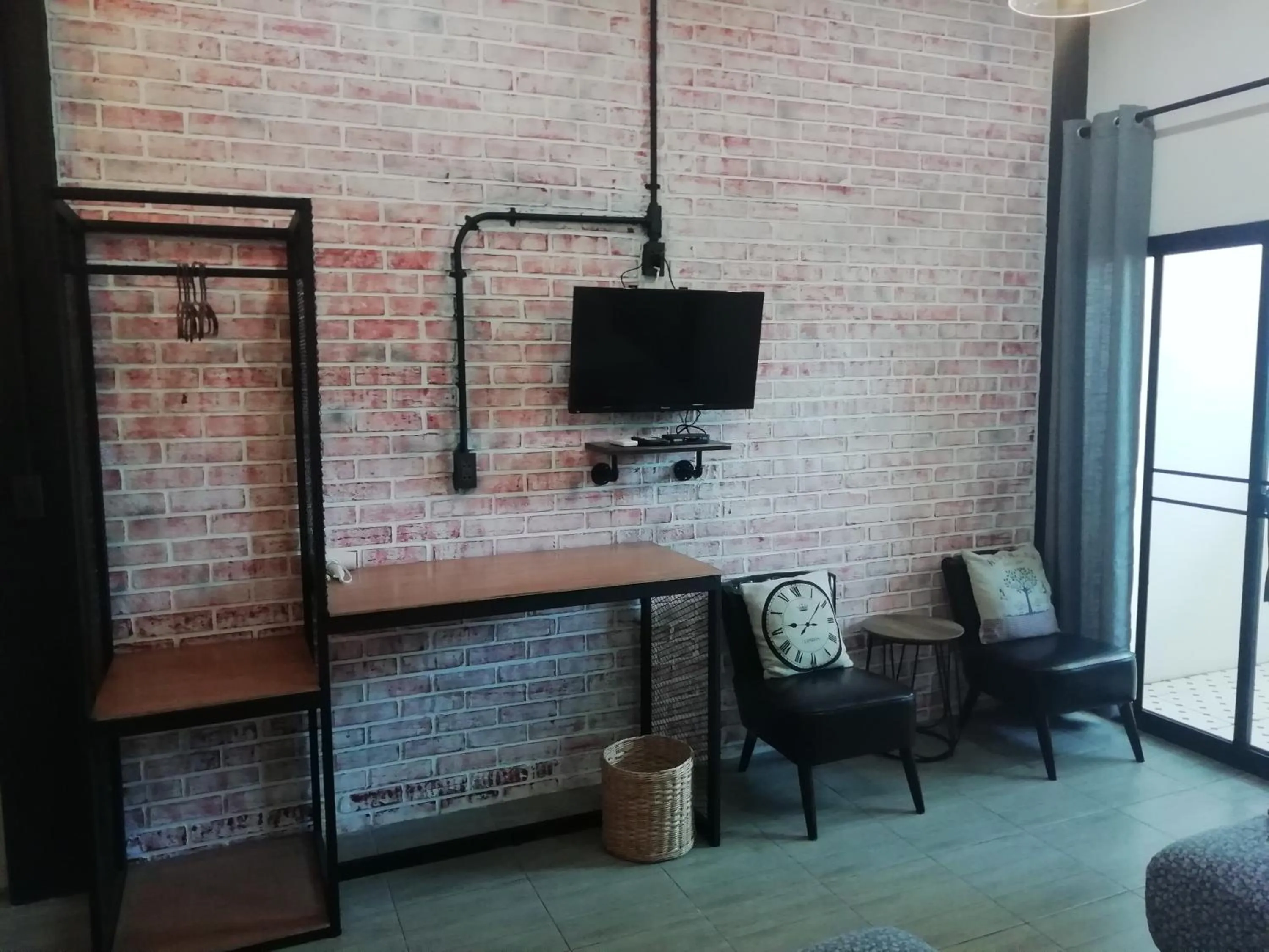 TV and multimedia in Baan Minnie