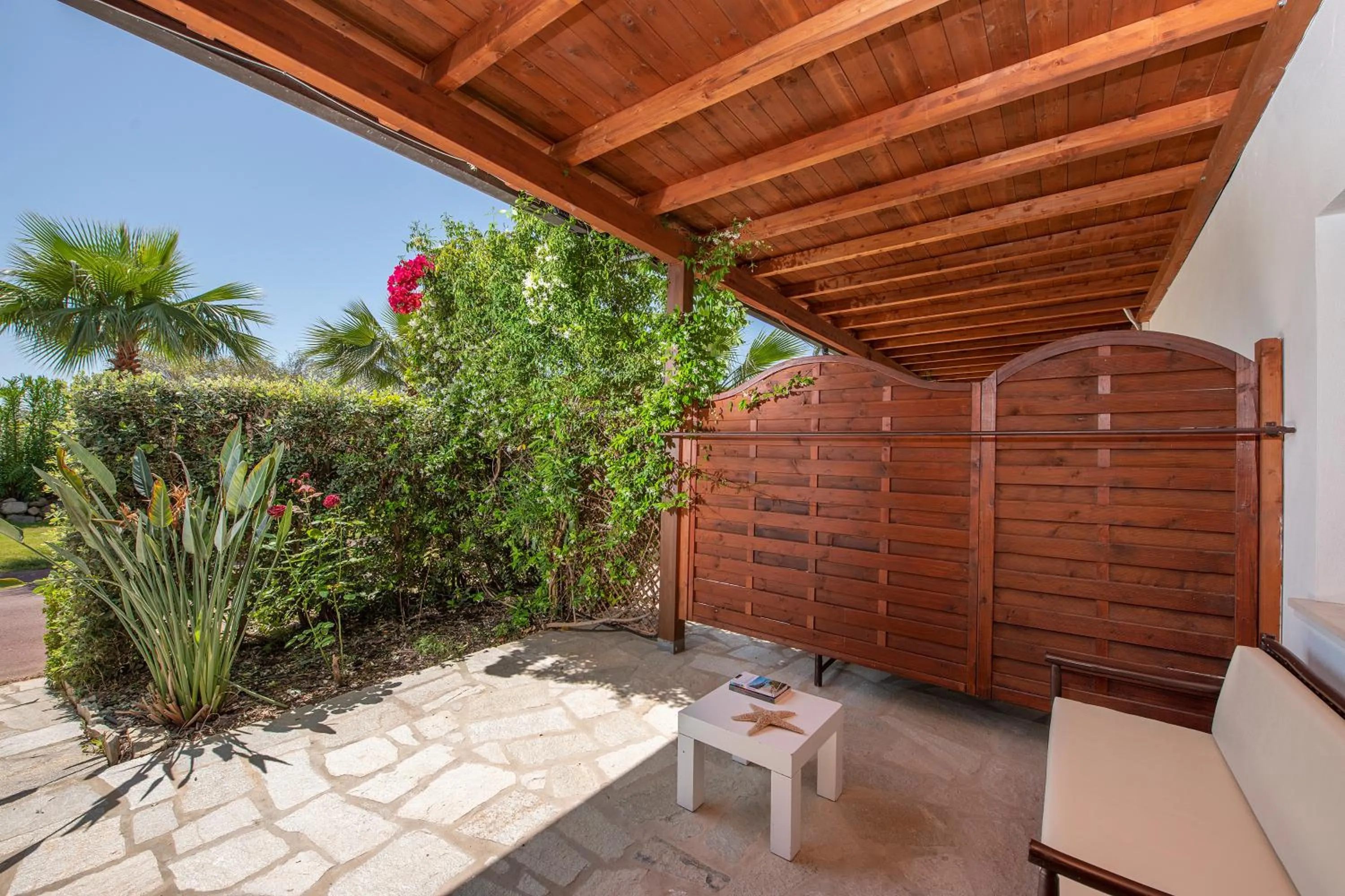 Patio in Hotel Rurale Orti di Nora & SPA