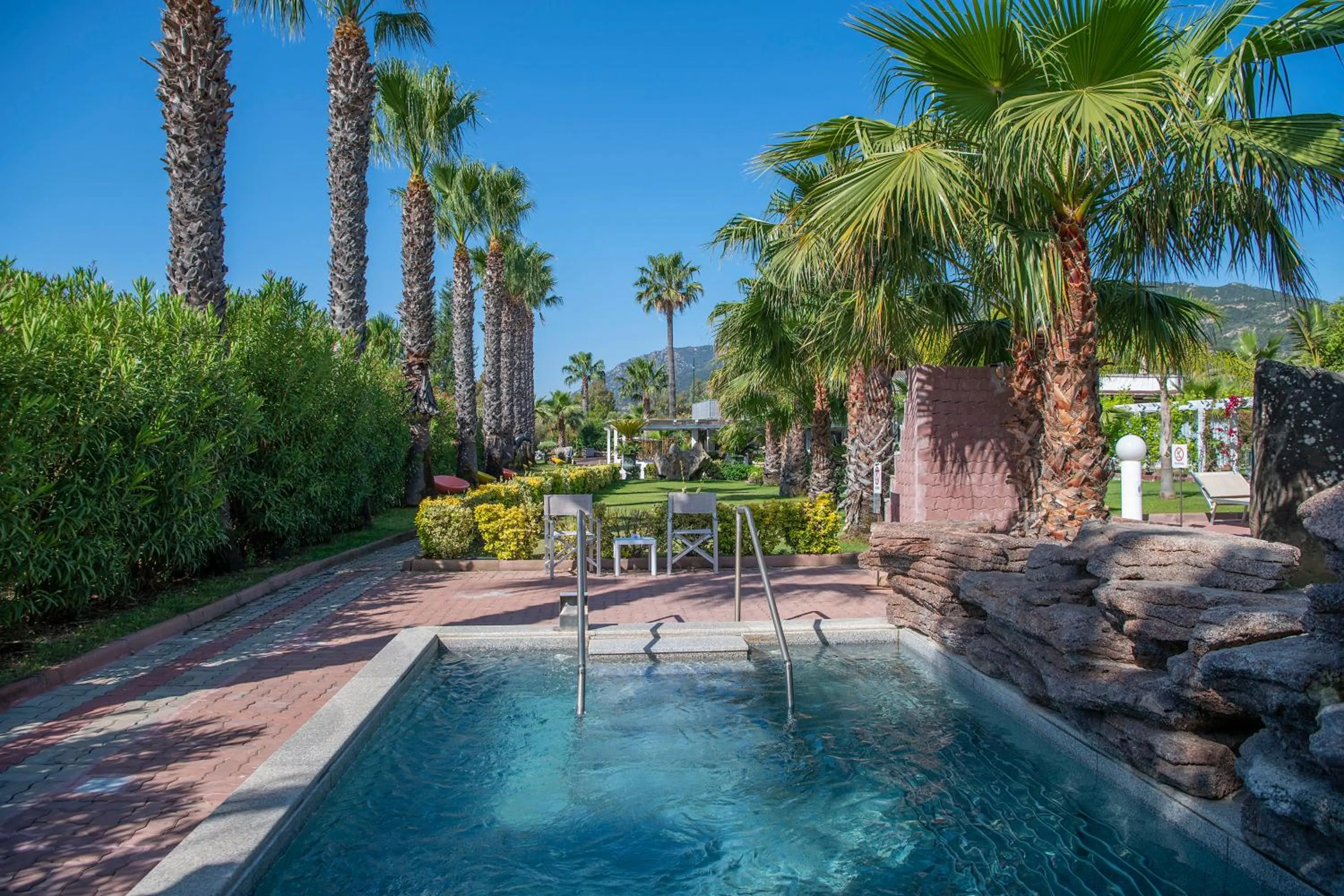 Swimming pool in Hotel Rurale Orti di Nora & SPA