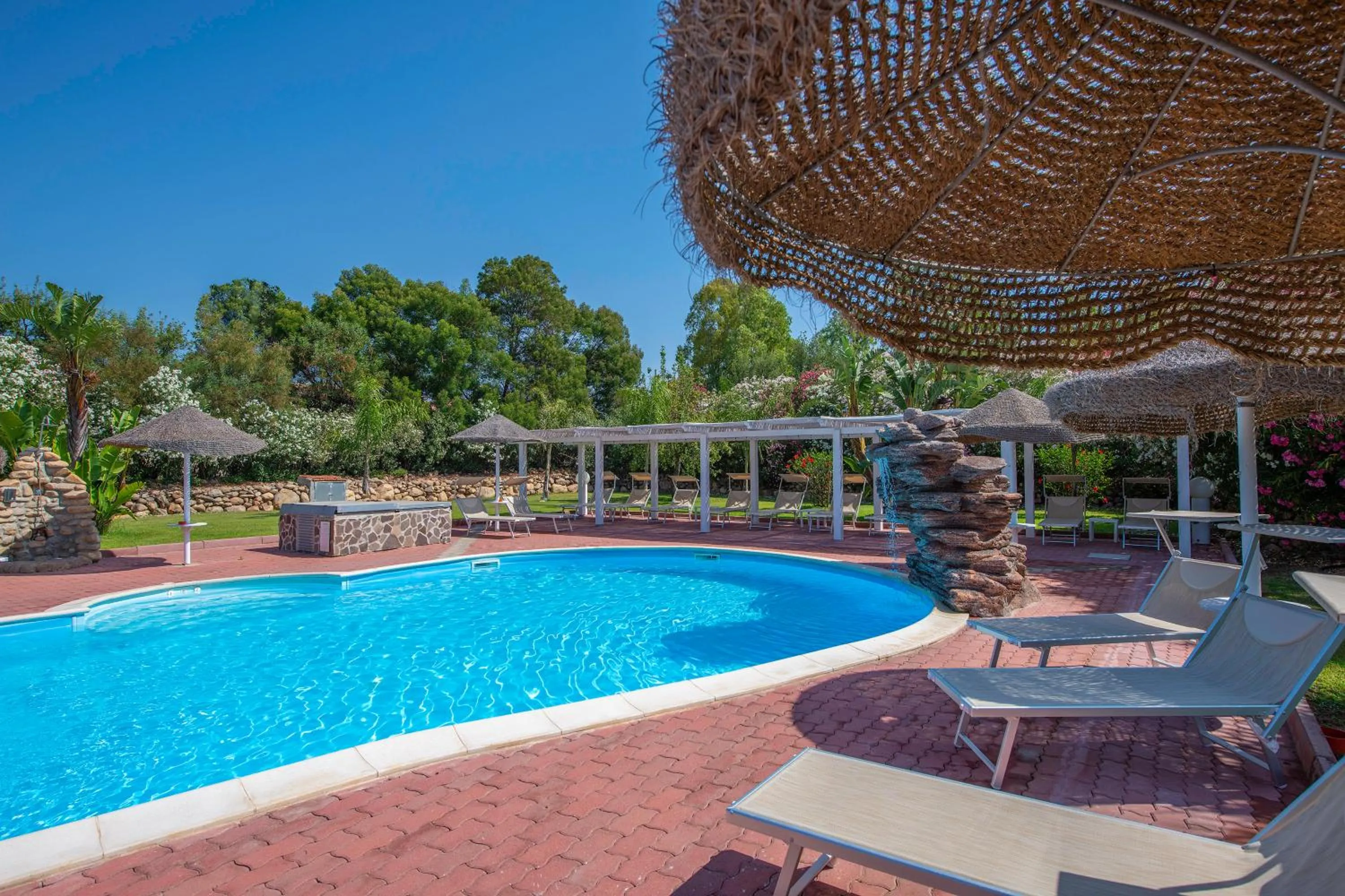 Swimming pool in Hotel Rurale Orti di Nora & SPA