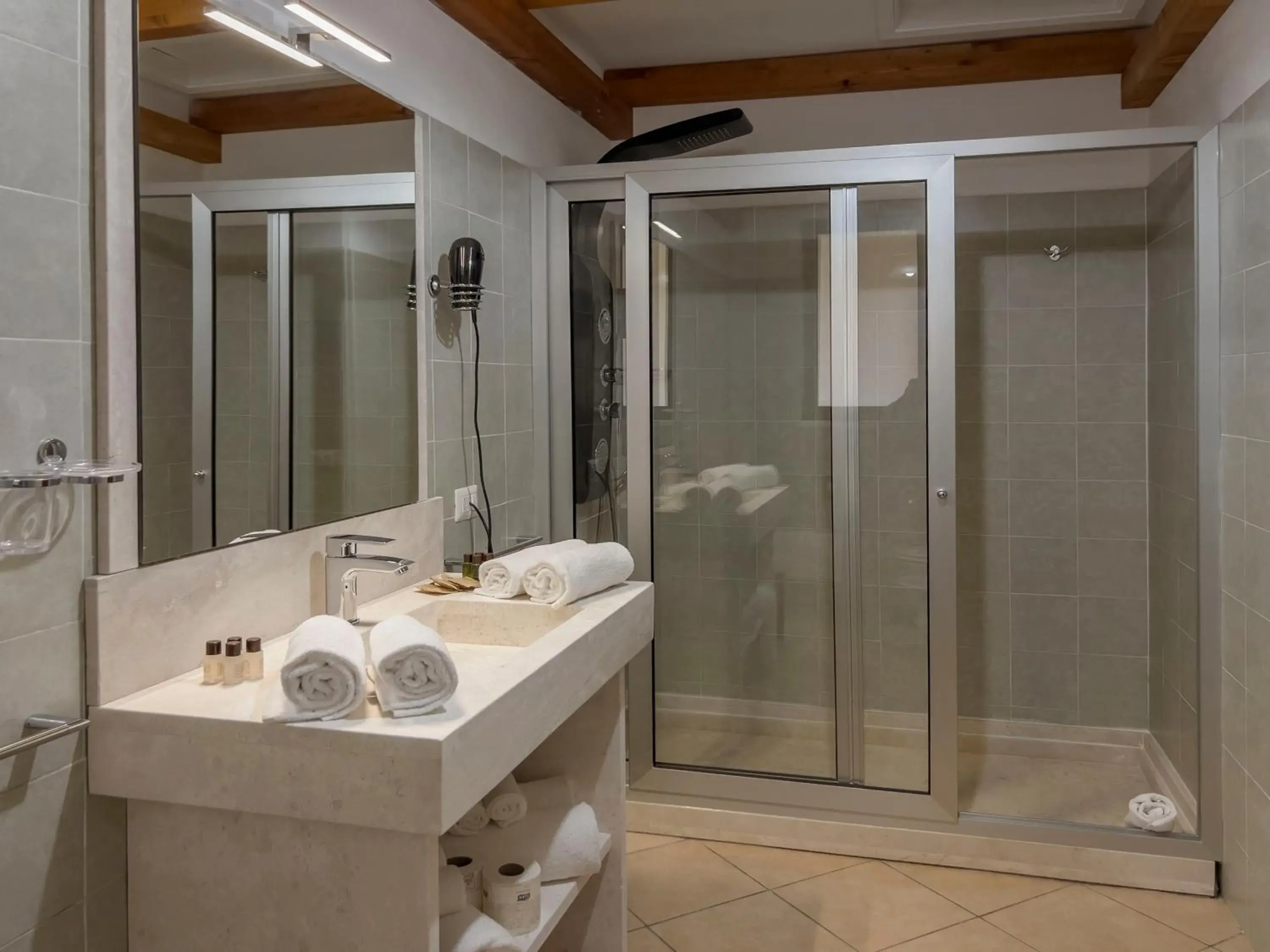 Superior Triple Room in Hotel Rurale Orti di Nora & SPA Superior Triple Room in Hotel Rurale Orti di Nora & SPA