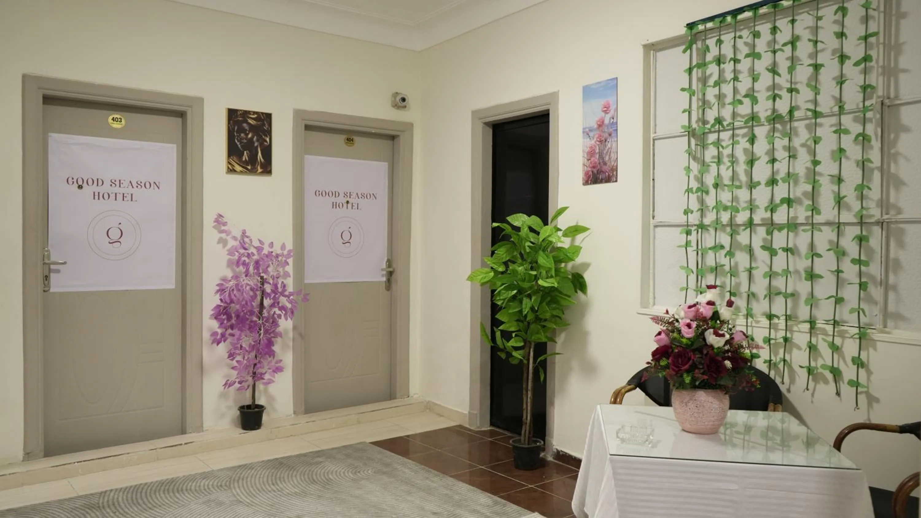 Decorative detail in Good Season Hotel