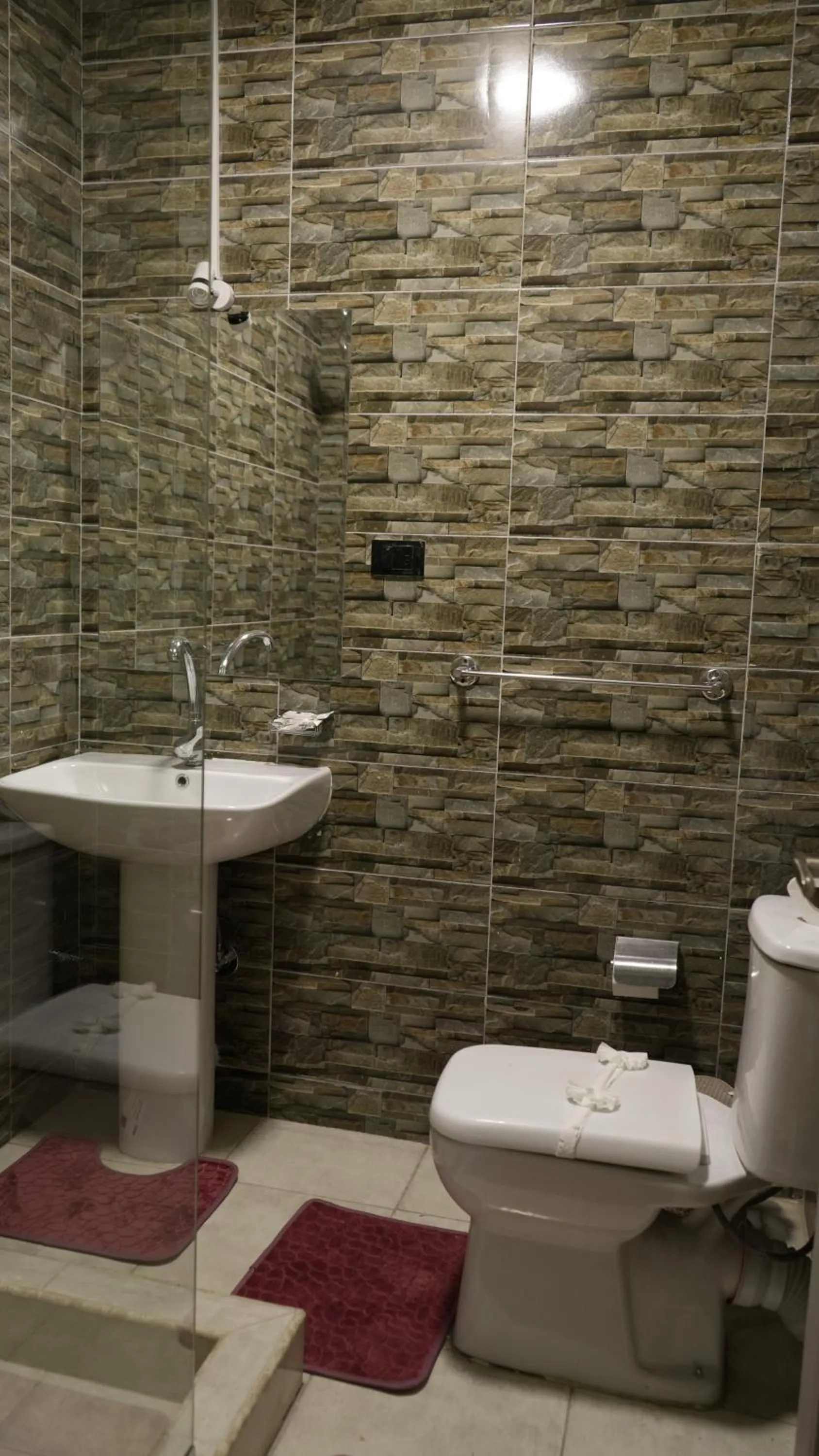 Shower in Good Season Hotel