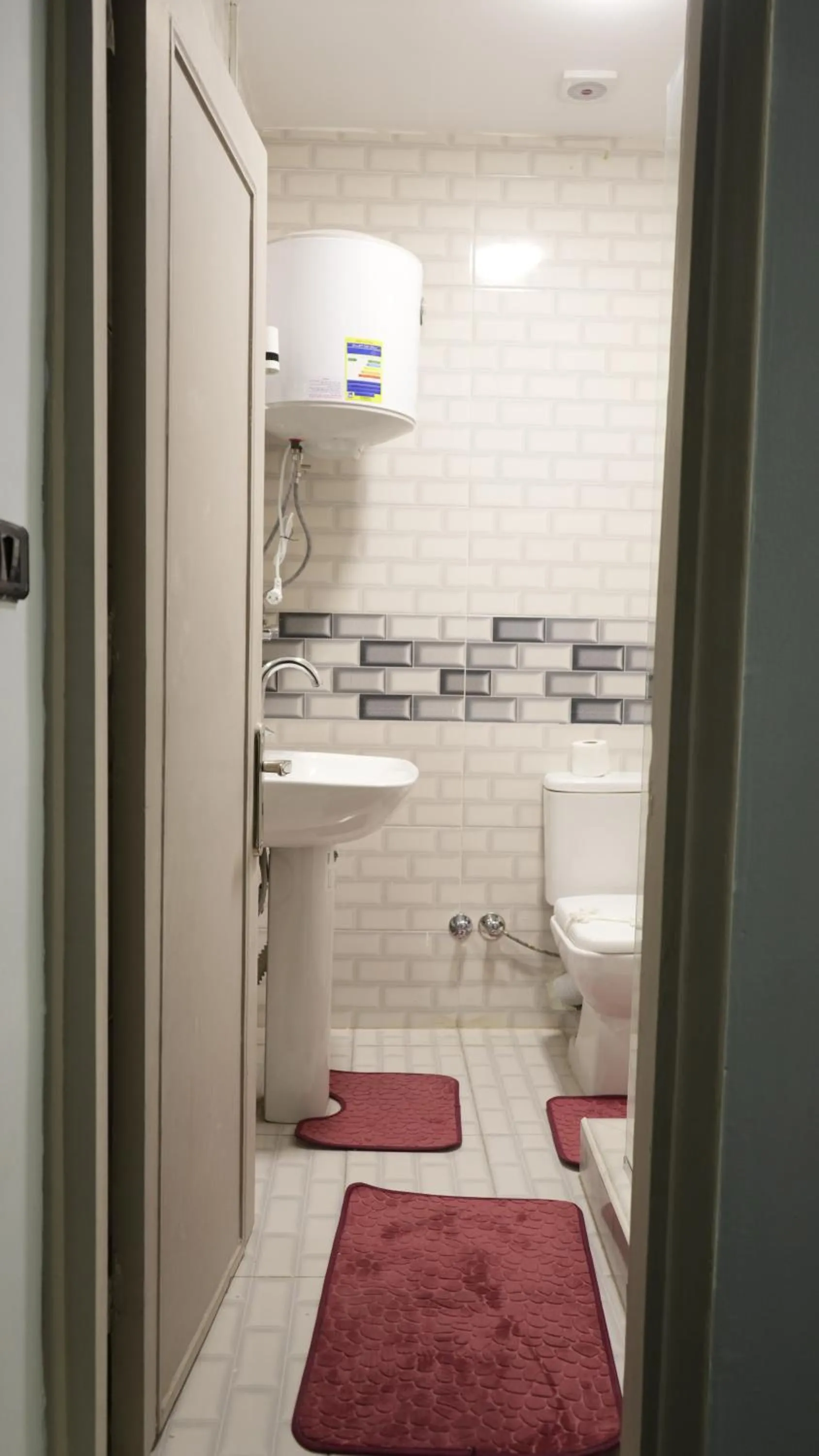 Shower in Good Season Hotel