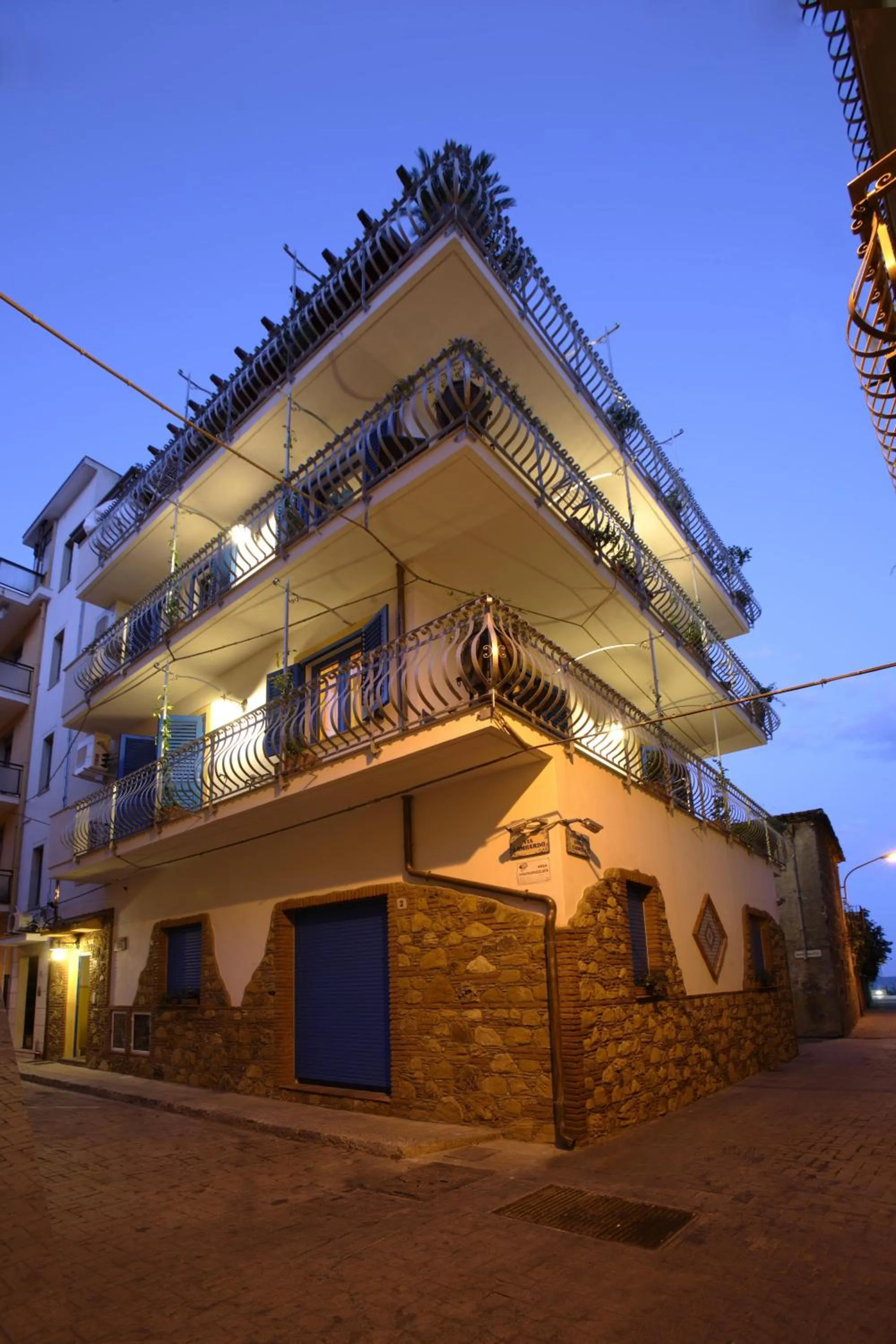 Property building in Donna Carmela - Da Rosa