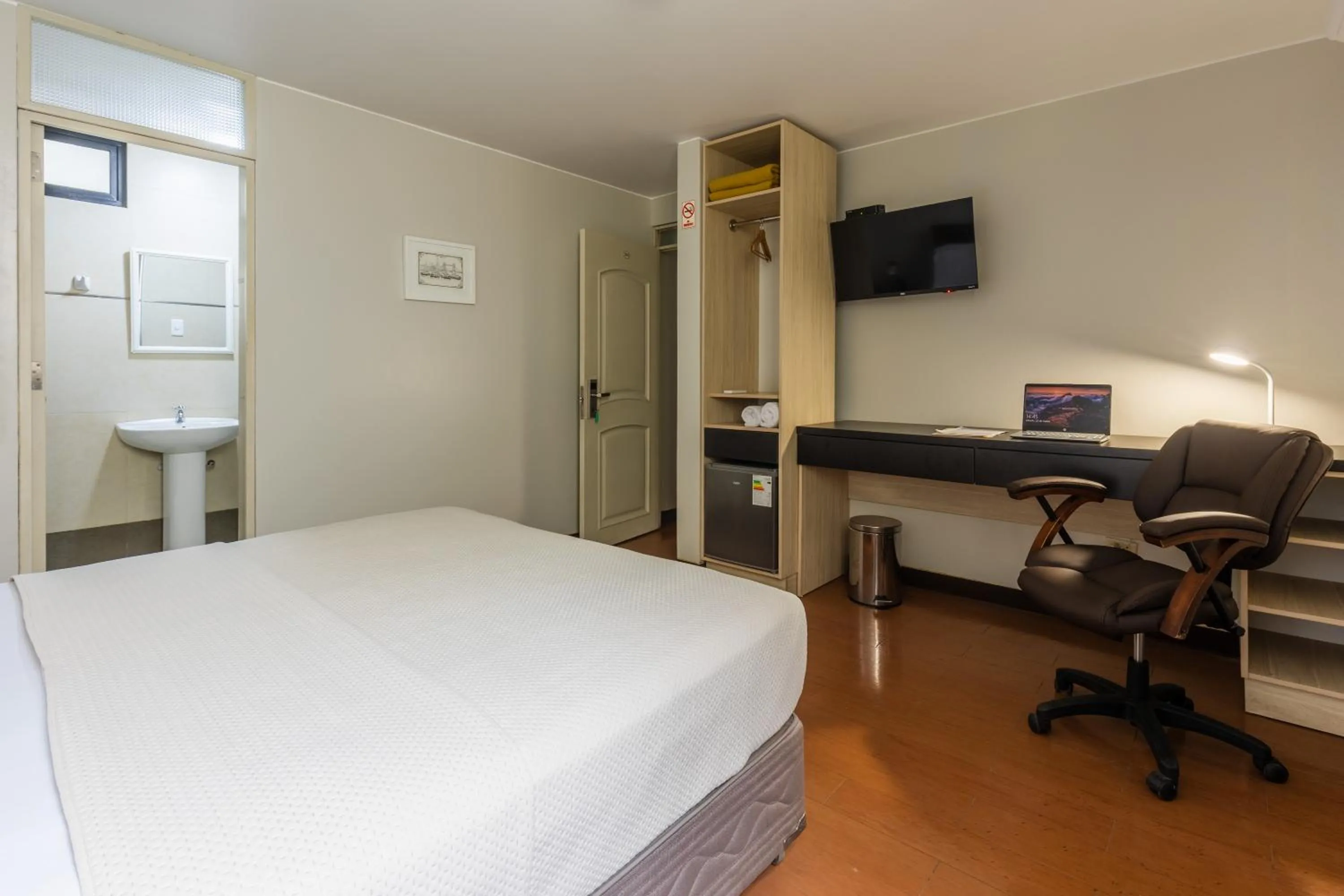 Landmark view, Bed in San Miguel Awanka Hotel